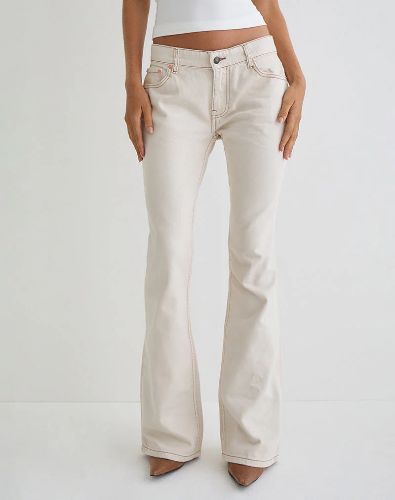 Starre Schlagjeans mit niedrigem Bund in Off White - Image 2