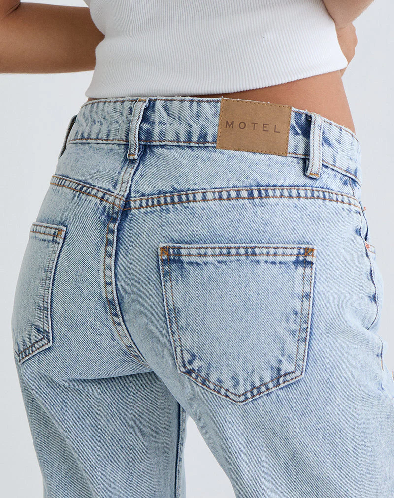 Starre Low Rise Flare Jeans in 80s Light Wash - Image 3