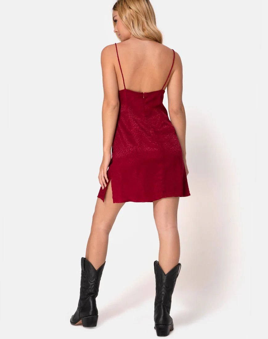 Rilia Slip-Kleid aus Satin Gepard Himbeere - Image 4