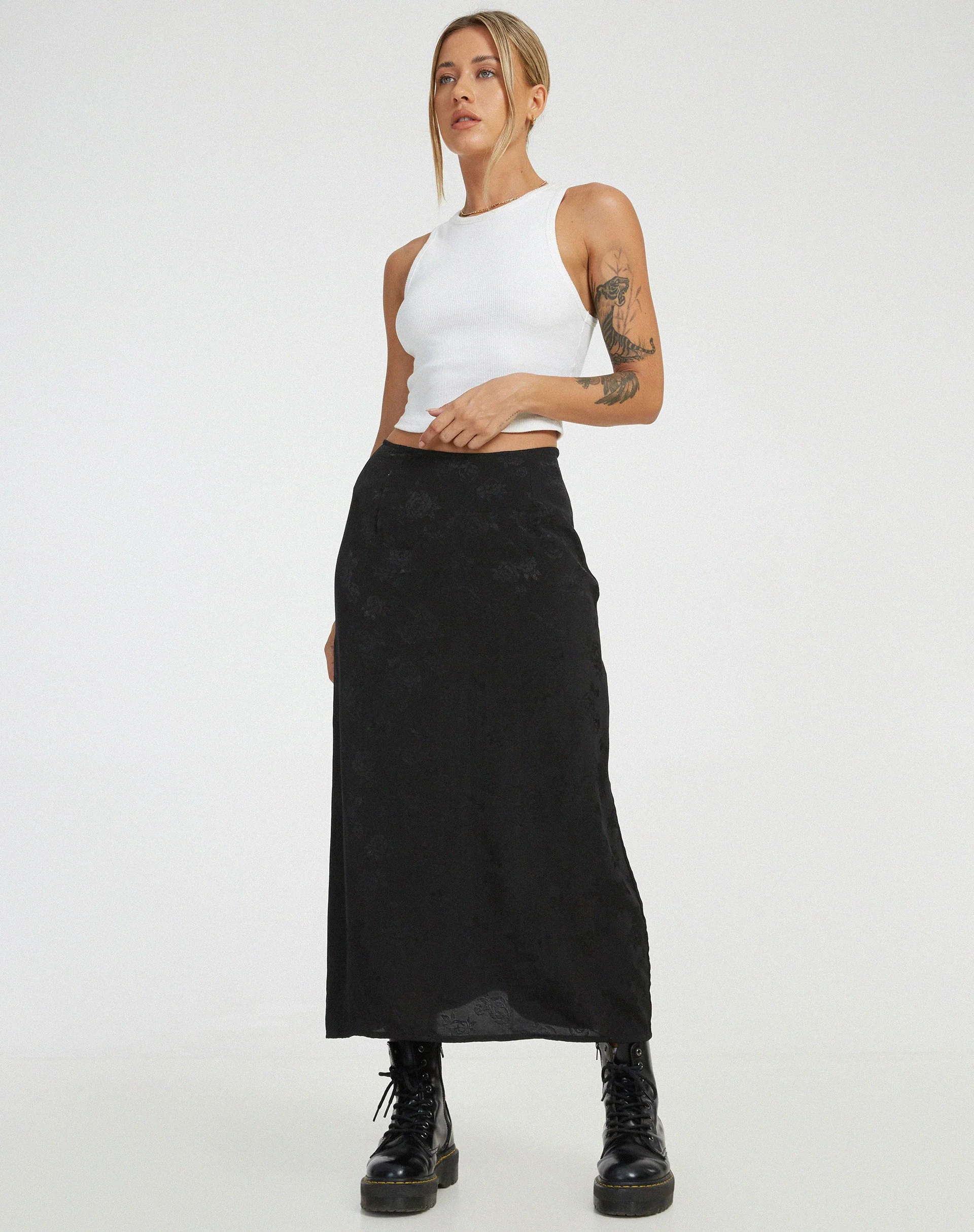 Rindu Midirock aus Satin Rose Schwarz