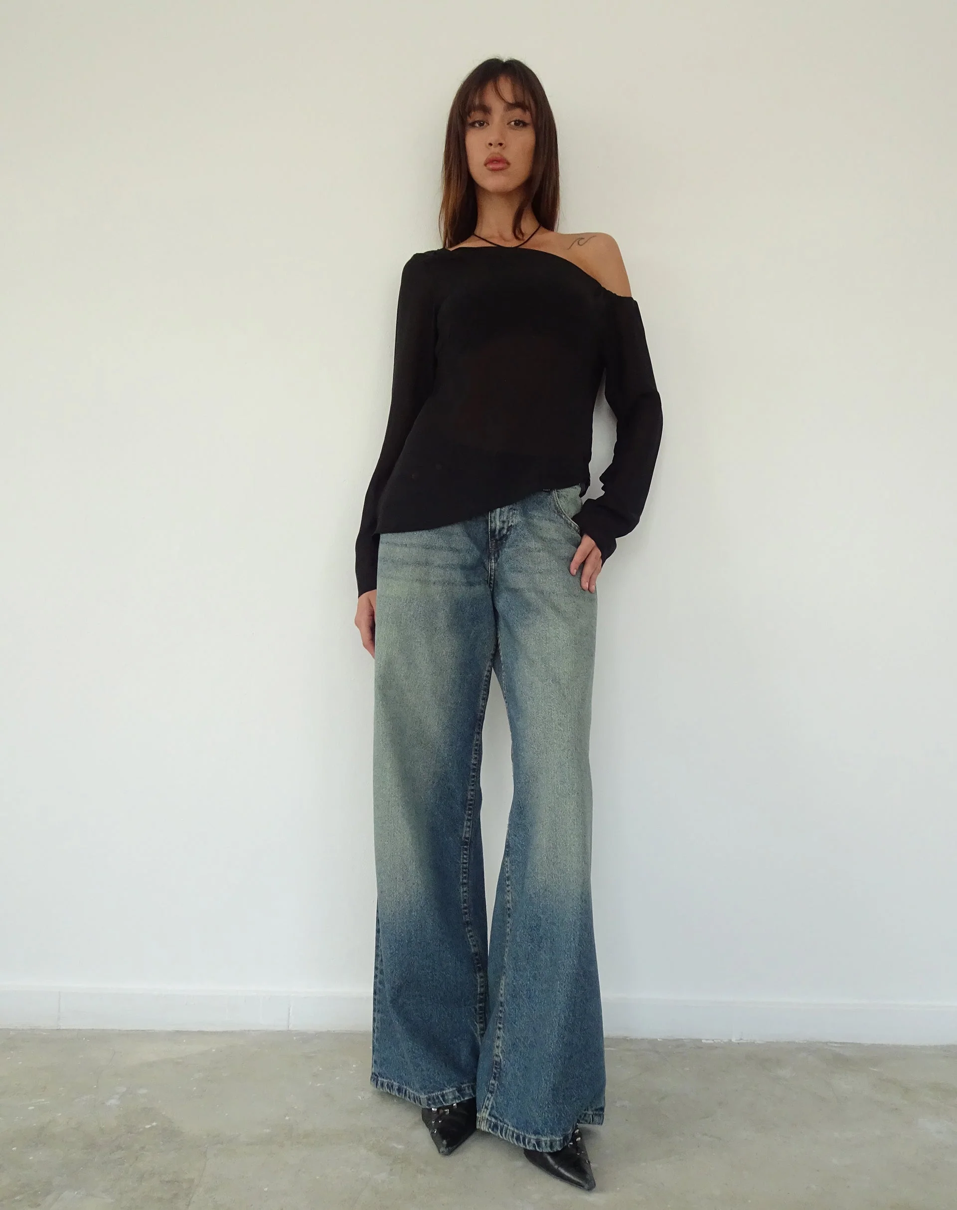 Riot Asymmetrisches Langarm-Top aus schwarzem Chiffon - Image 2