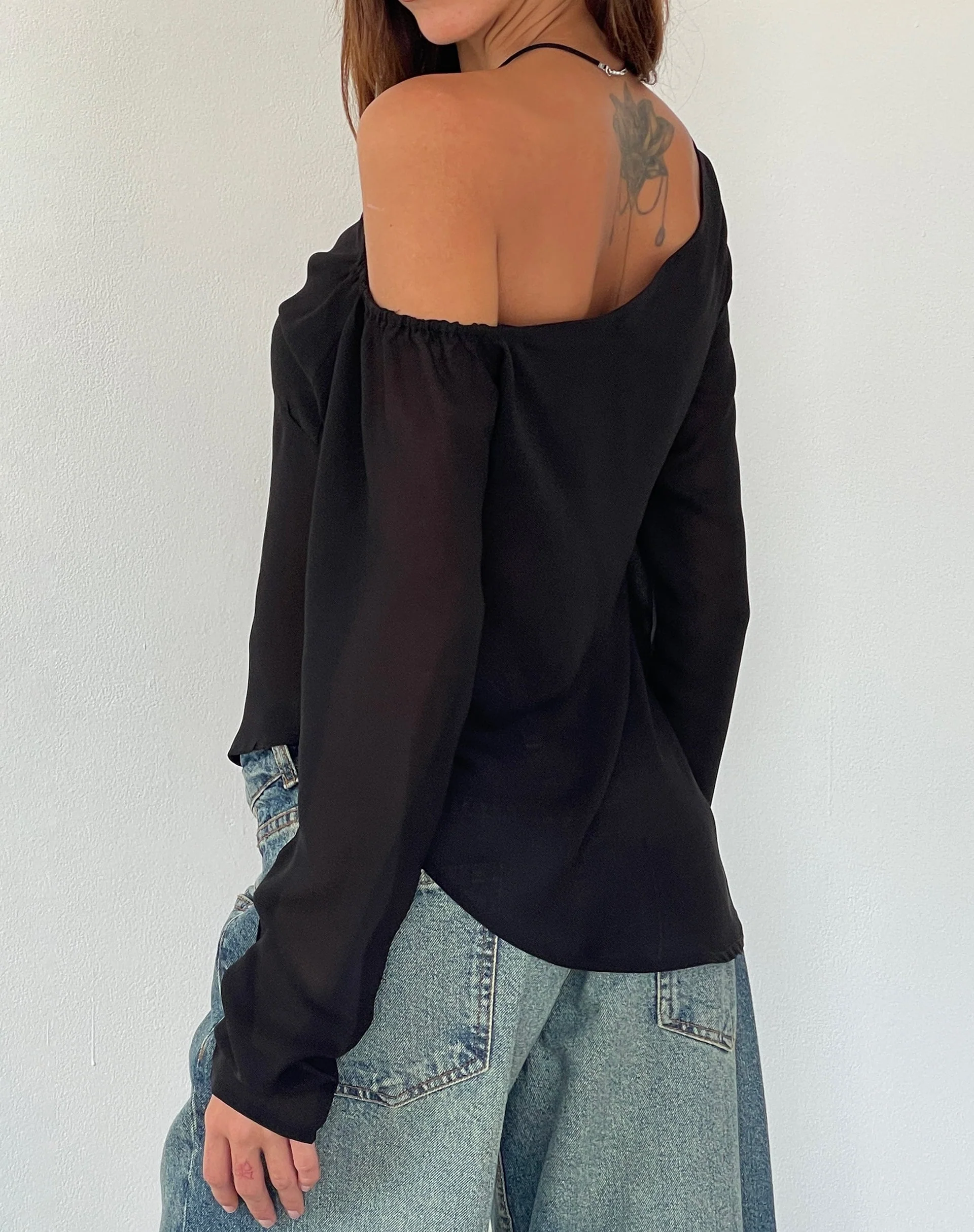 Riot Asymmetrisches Langarm-Top aus schwarzem Chiffon - Image 5