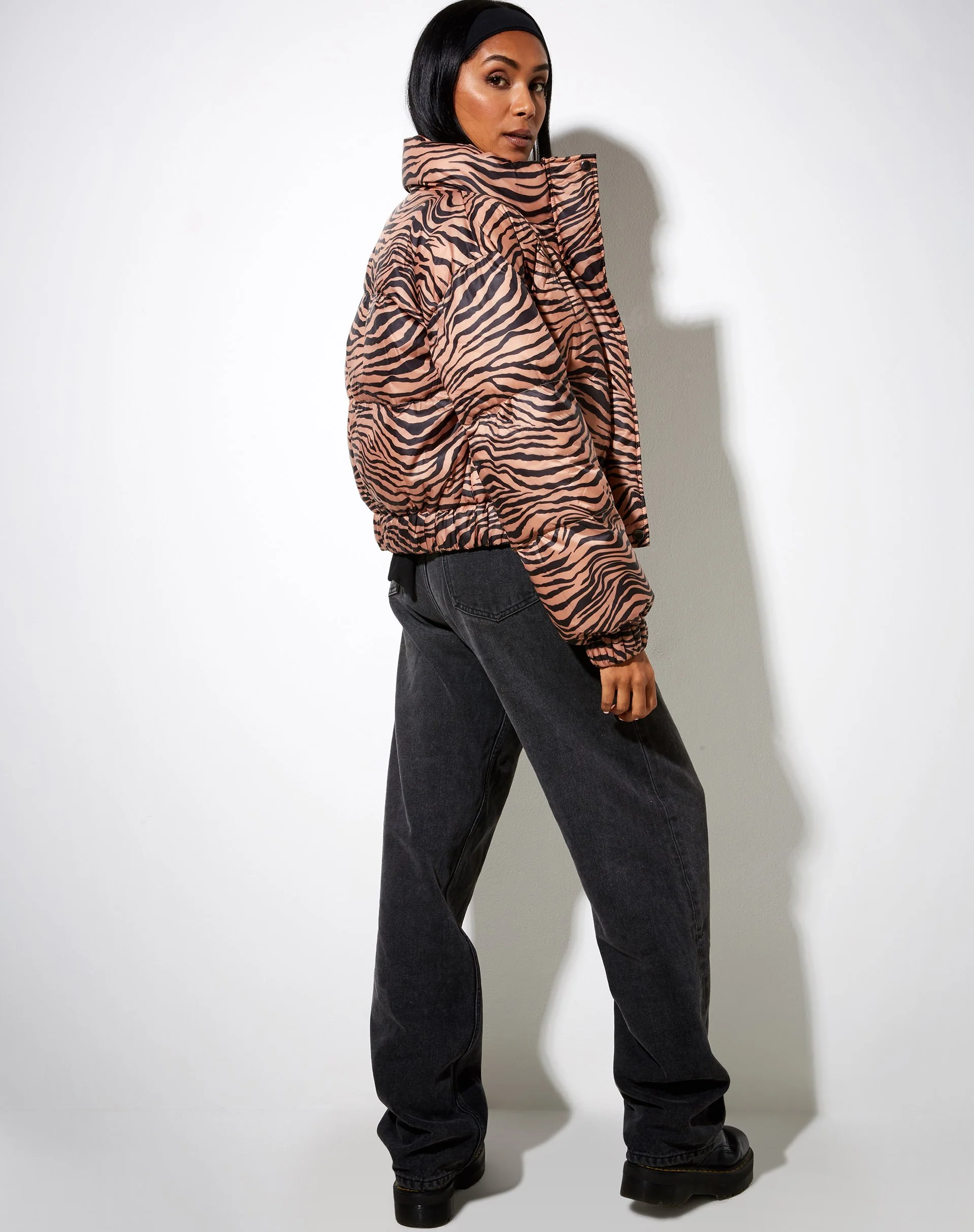 Rohos Pufferjacke in Zebra Schwarz und Braun - Image 4