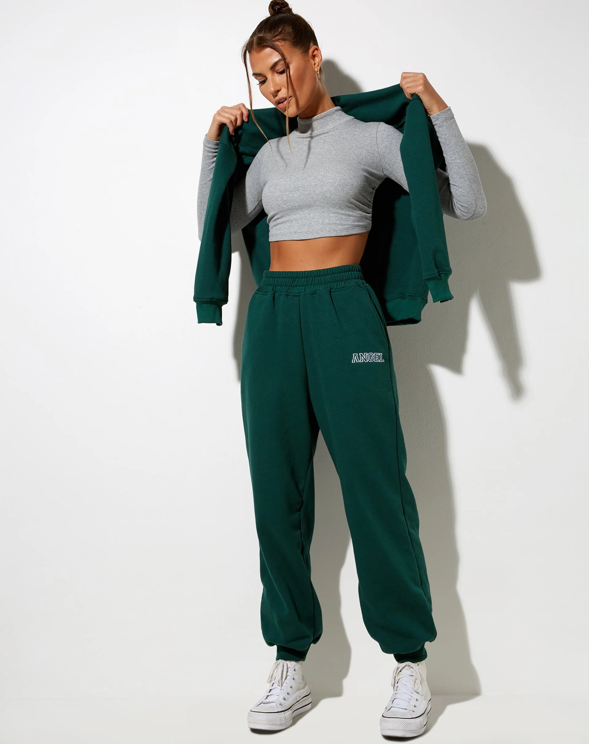 Roider Jogger in Flaschengrün 'Angel' Stickerei in Weiß - Image 3