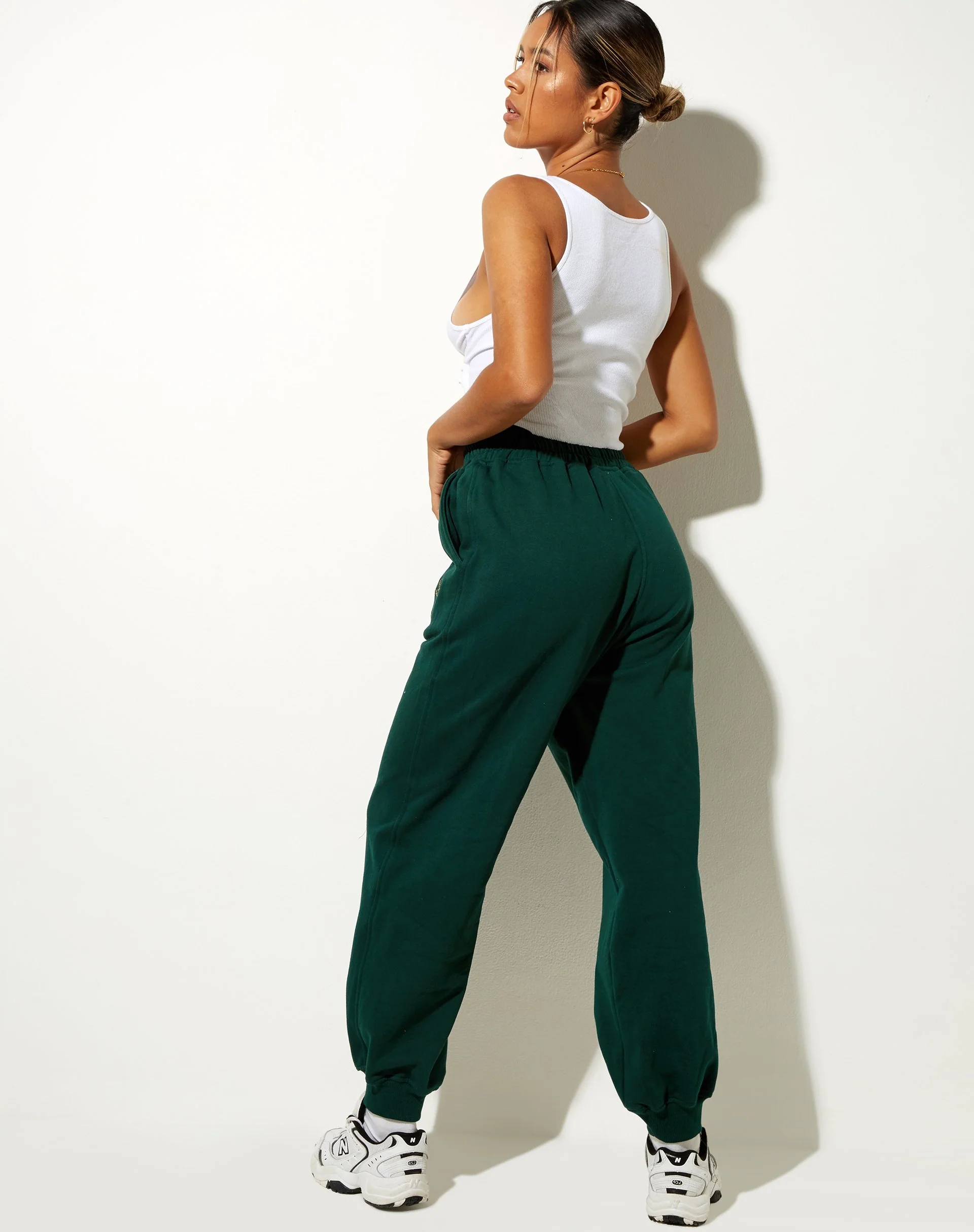 Roider Jogger in Flaschengrün Amor-Stickerei - Image 3