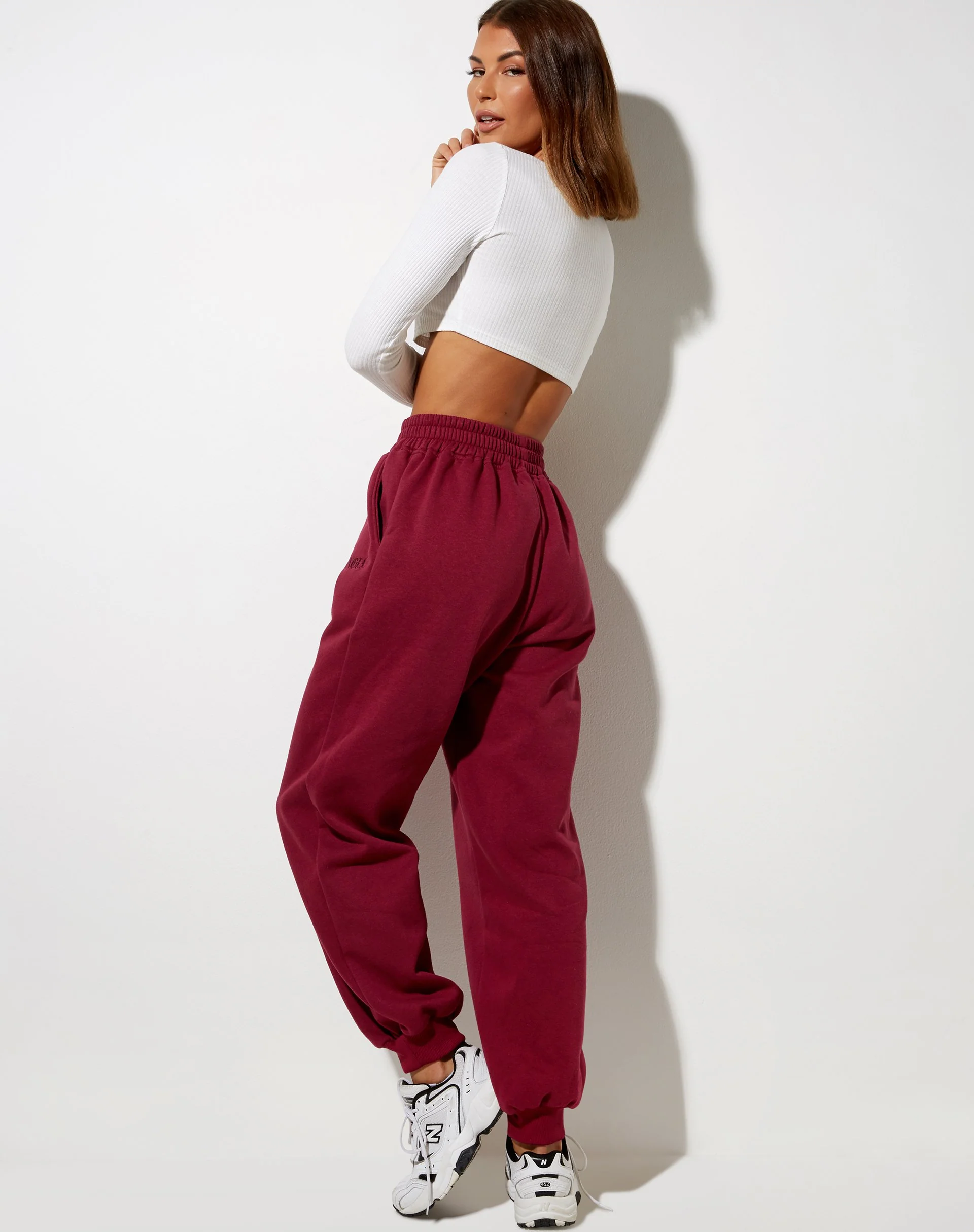Roider Jogger in Burgund mit 'Angel'-Stickerei - Image 2