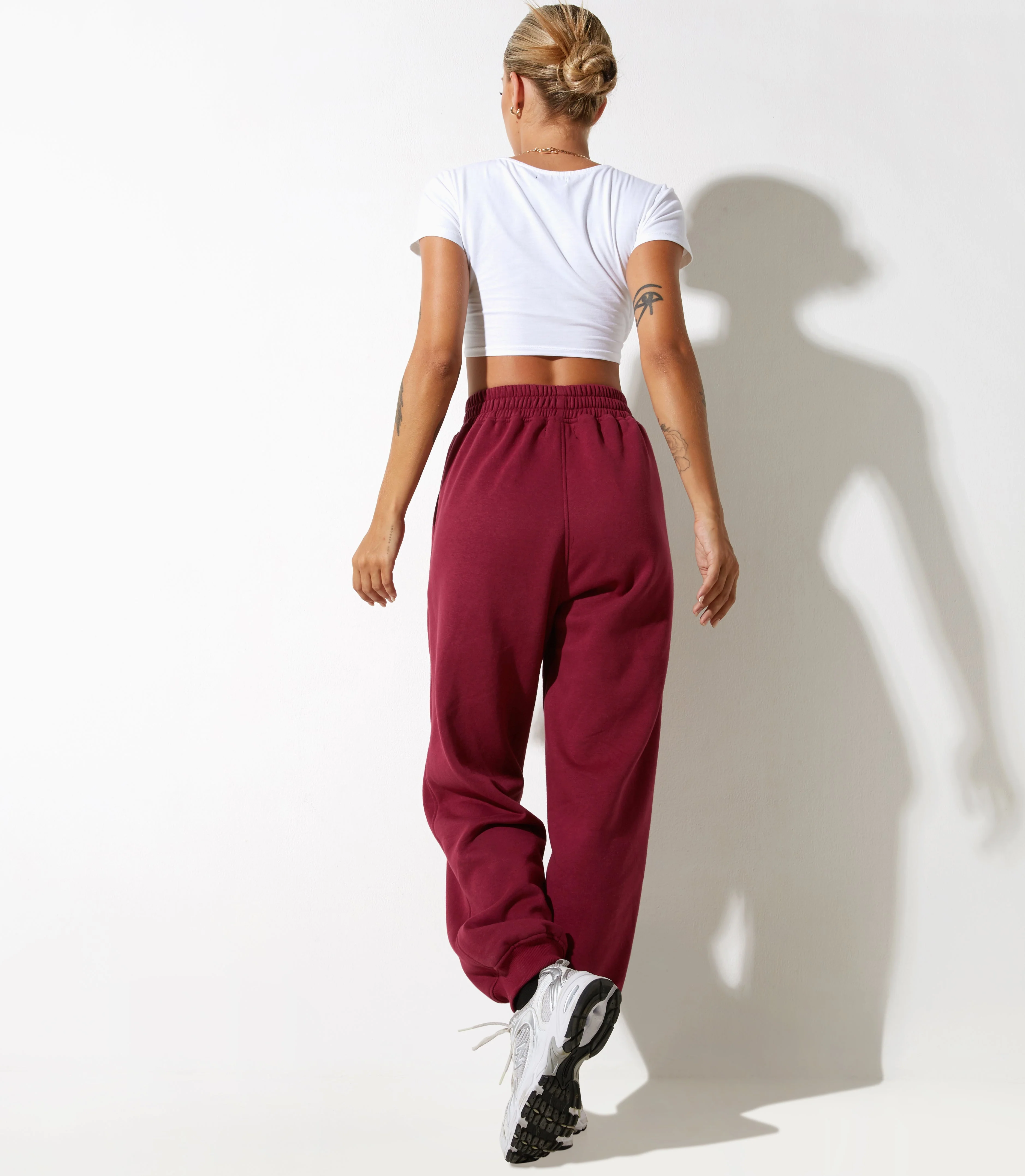 Roider Jogger in Burgund mit 'Winning Team'-Stickerei - Image 2