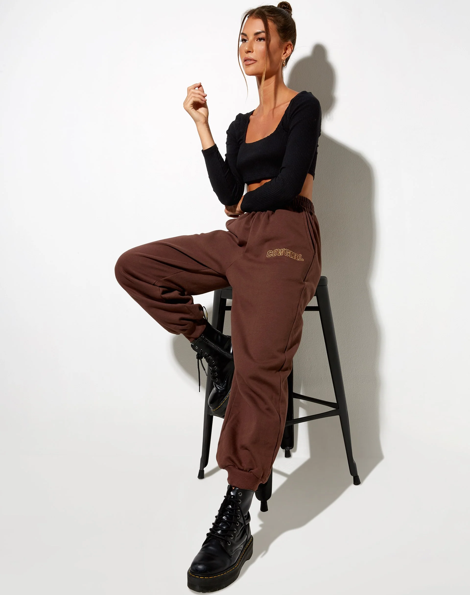 Roider Jogger in tiefem Mahagoni 'Cowgirl' Gold Embro - Image 5