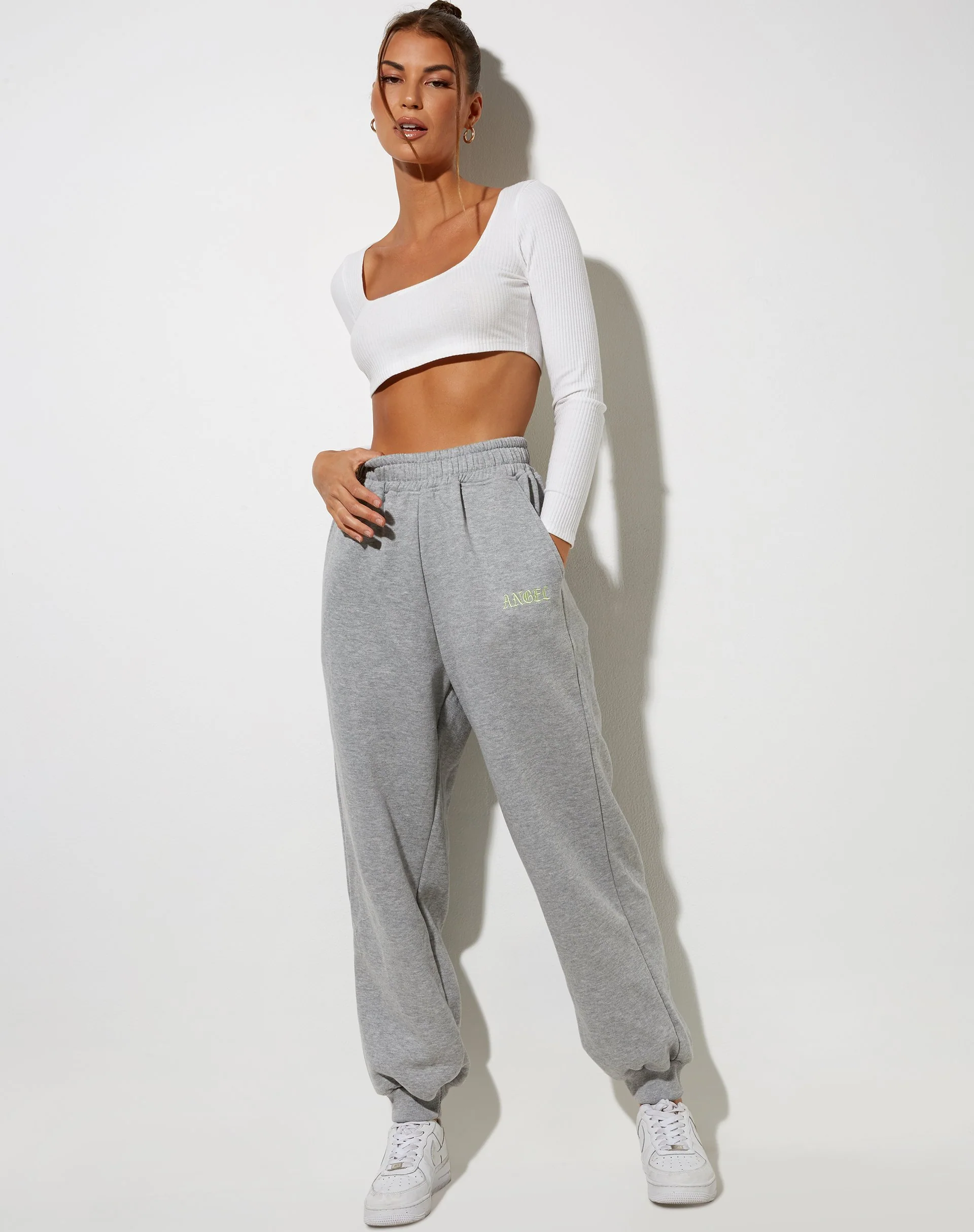 Roider Jogger in Graumelange mit 'Angel'-Stickerei in Zitrone - Image 2