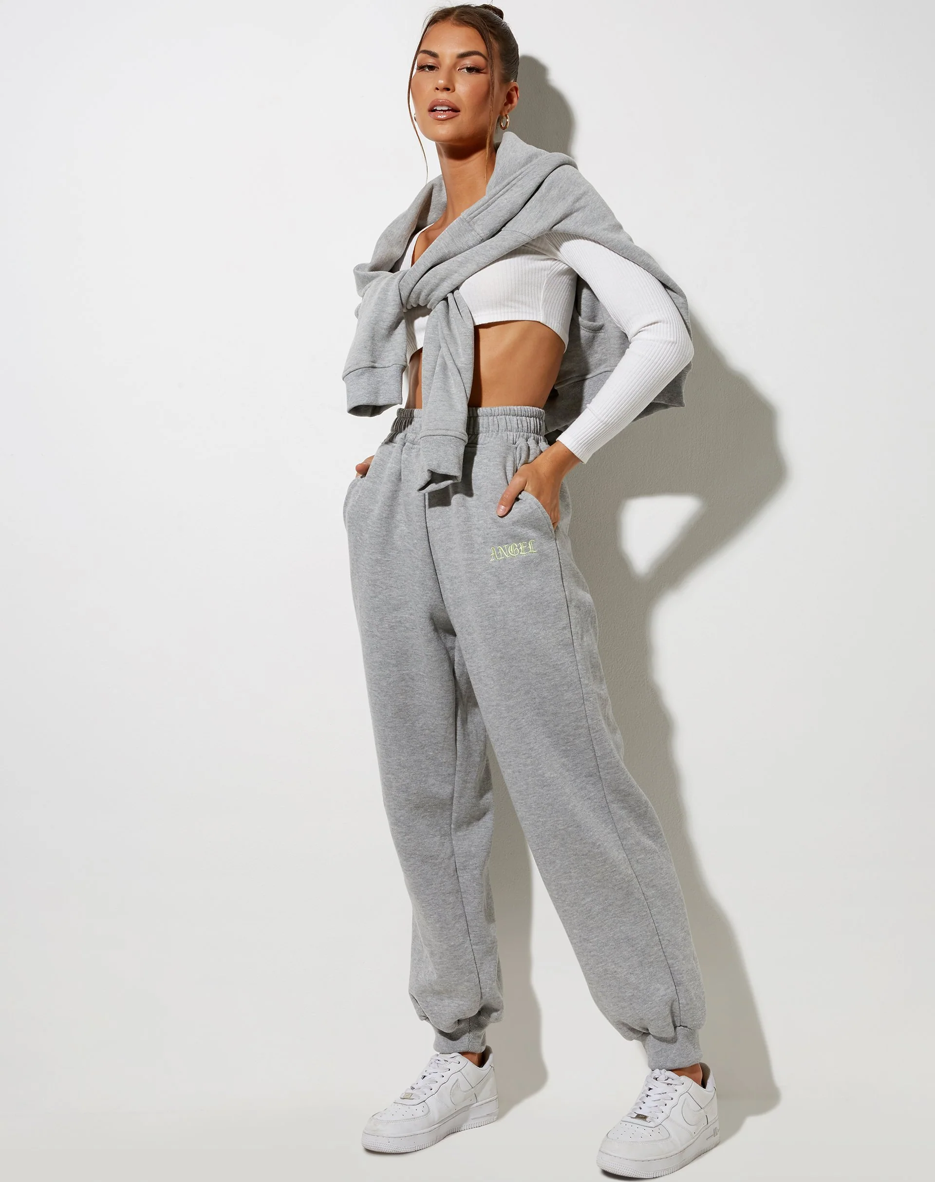 Roider Jogger in Graumelange mit 'Angel'-Stickerei in Zitrone - Image 3