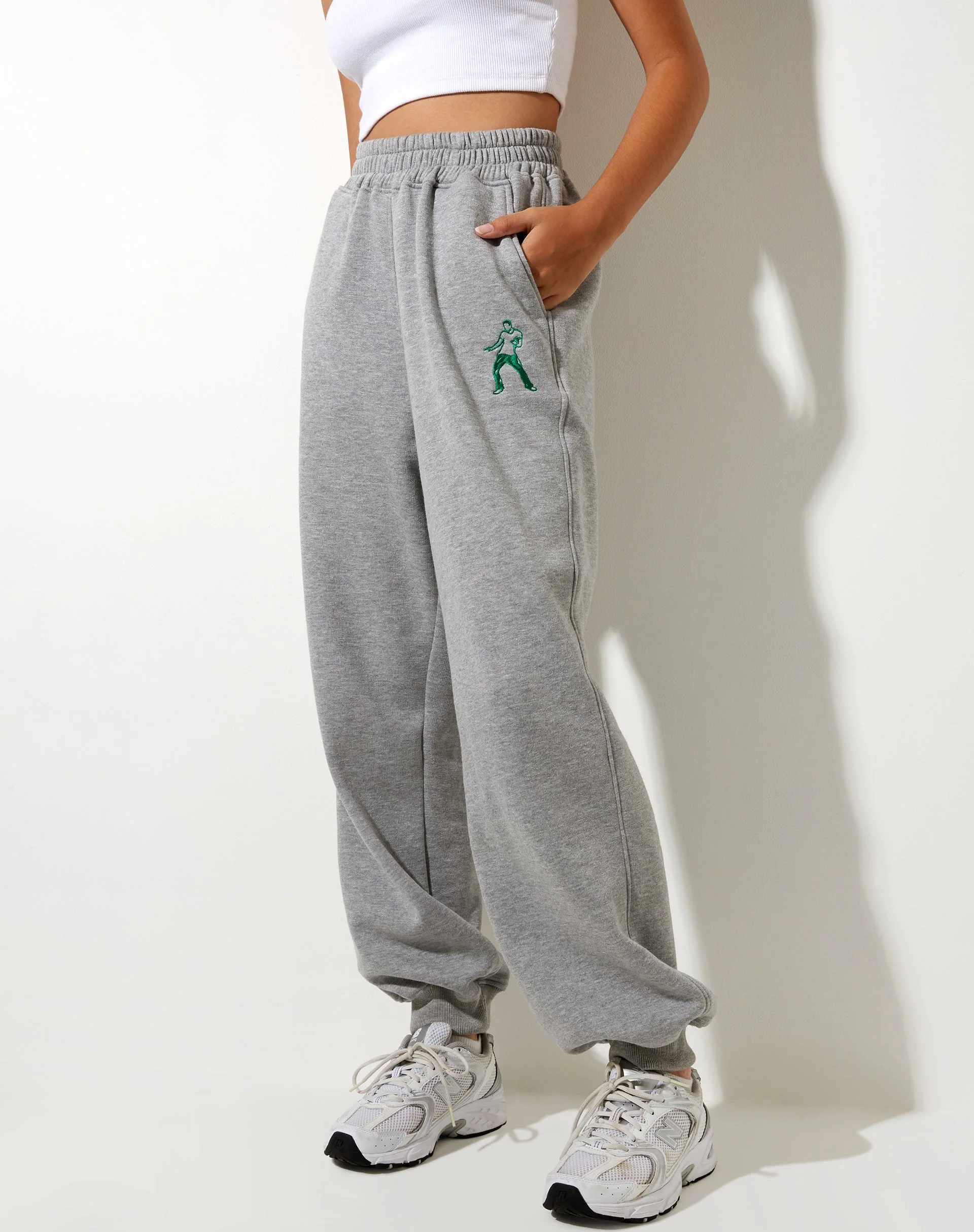 Roider Jogger in Greymarl Tanzender Figur Embro