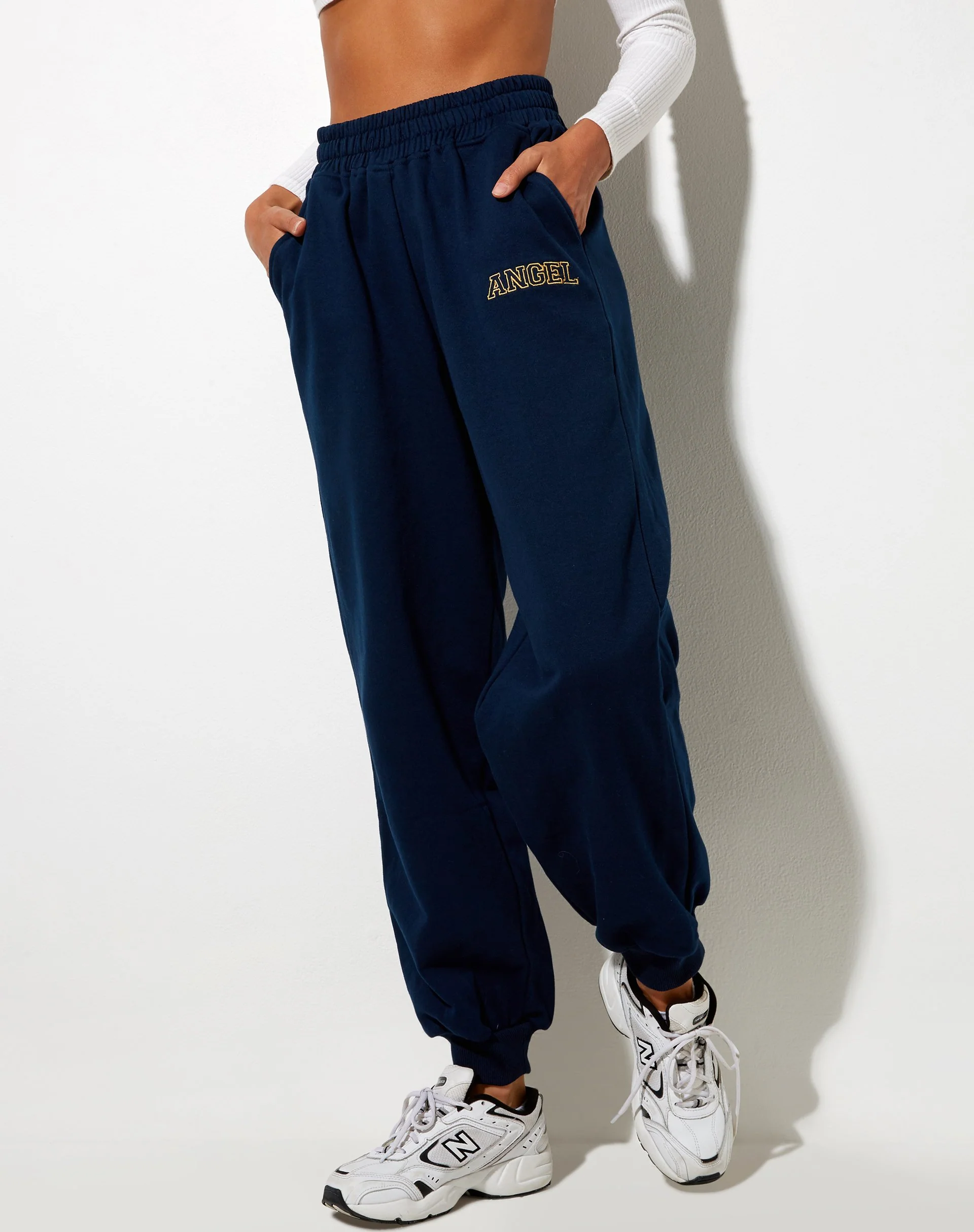 Roider Jogger in Marineblau 'Angel' Stickerei in Gelb