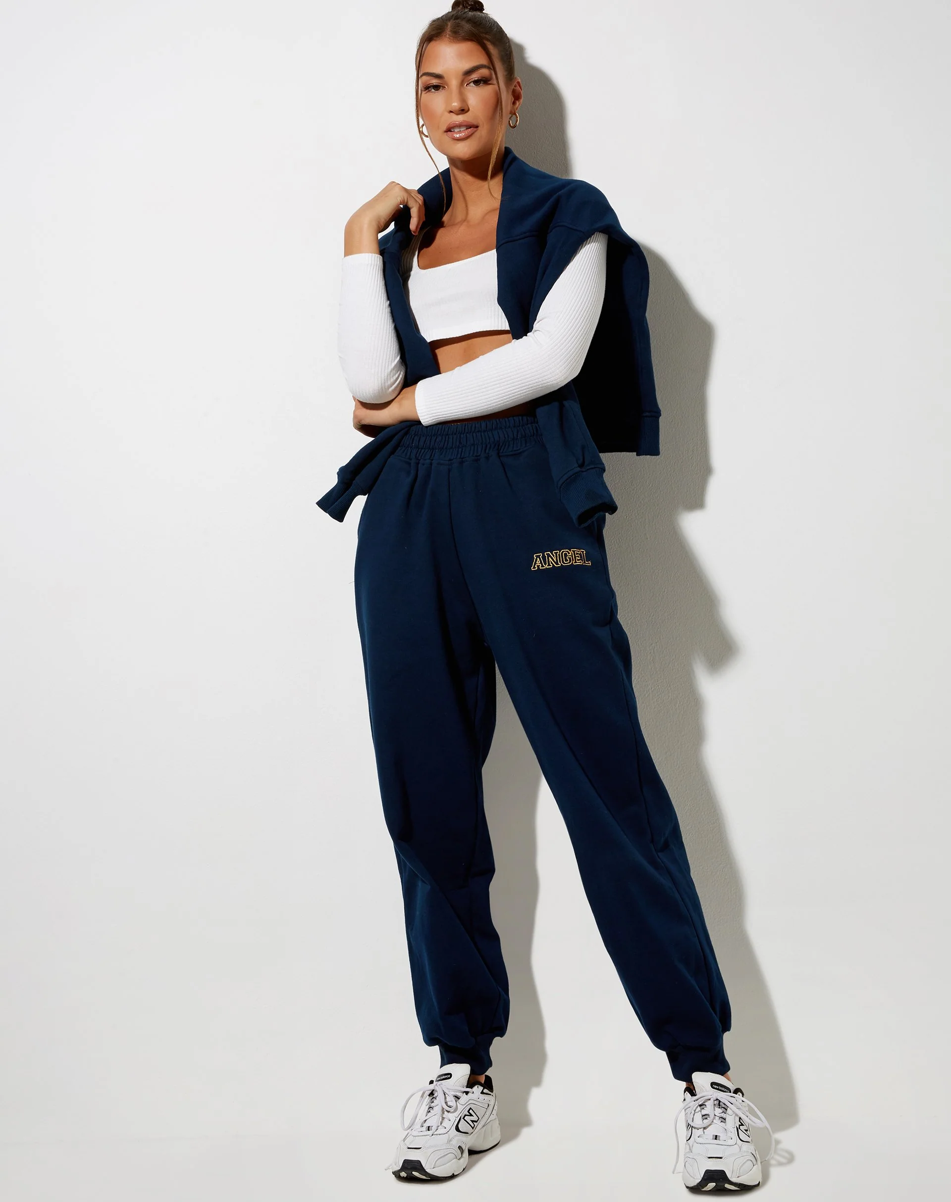 Roider Jogger in Marineblau 'Angel' Stickerei in Gelb - Image 2