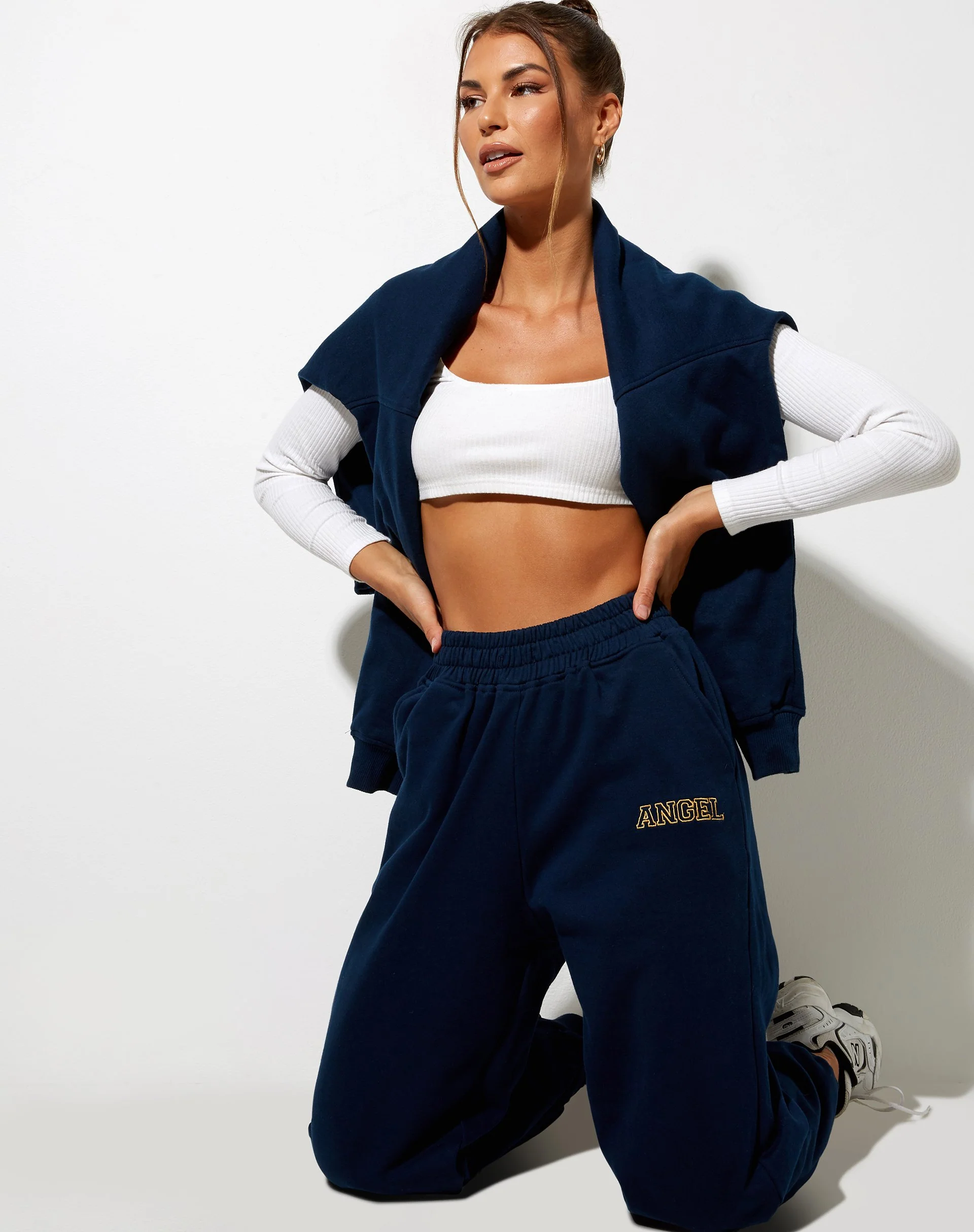 Roider Jogger in Marineblau 'Angel' Stickerei in Gelb - Image 3