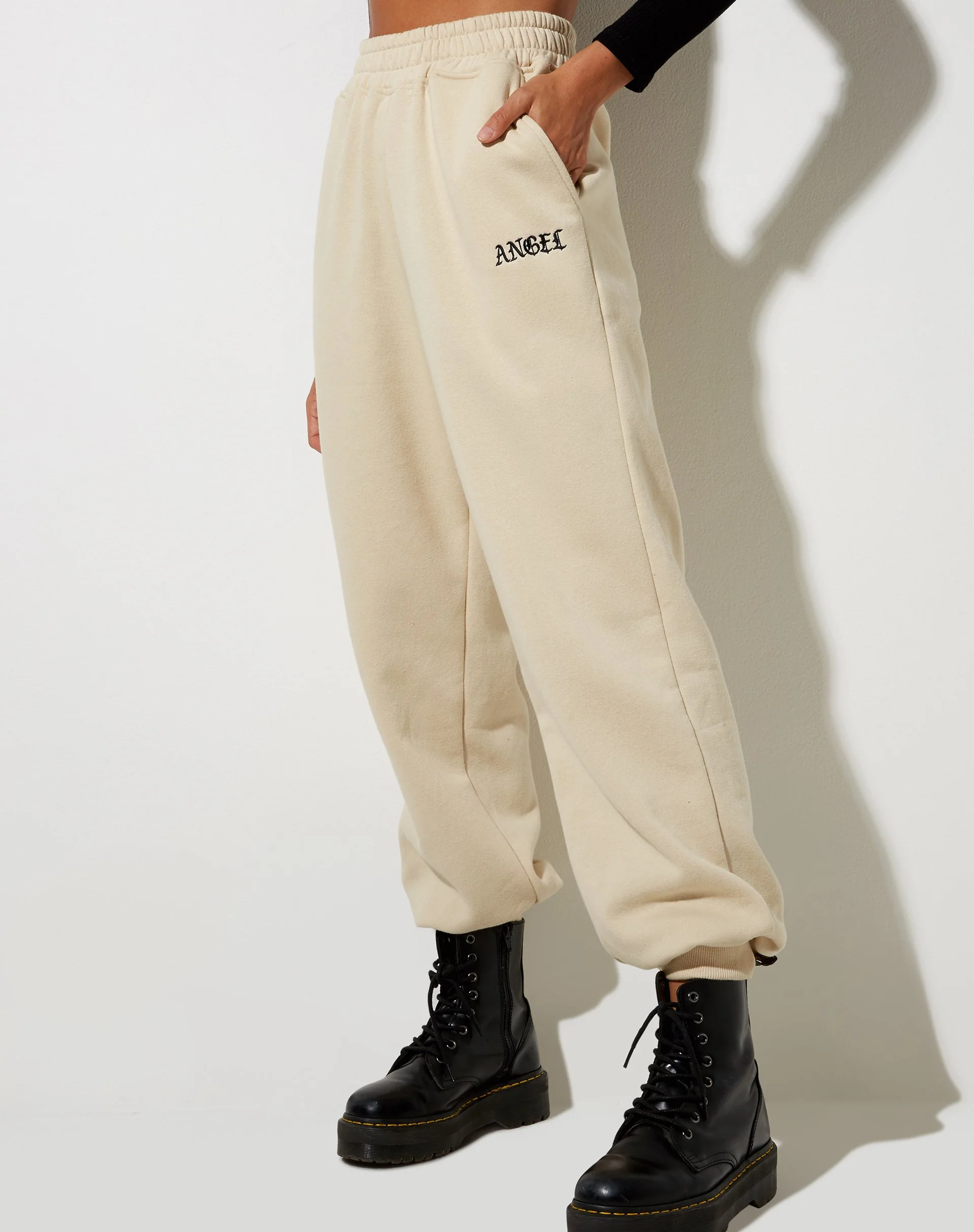 Roider Jogger in Stein 'Angel' Stickerei