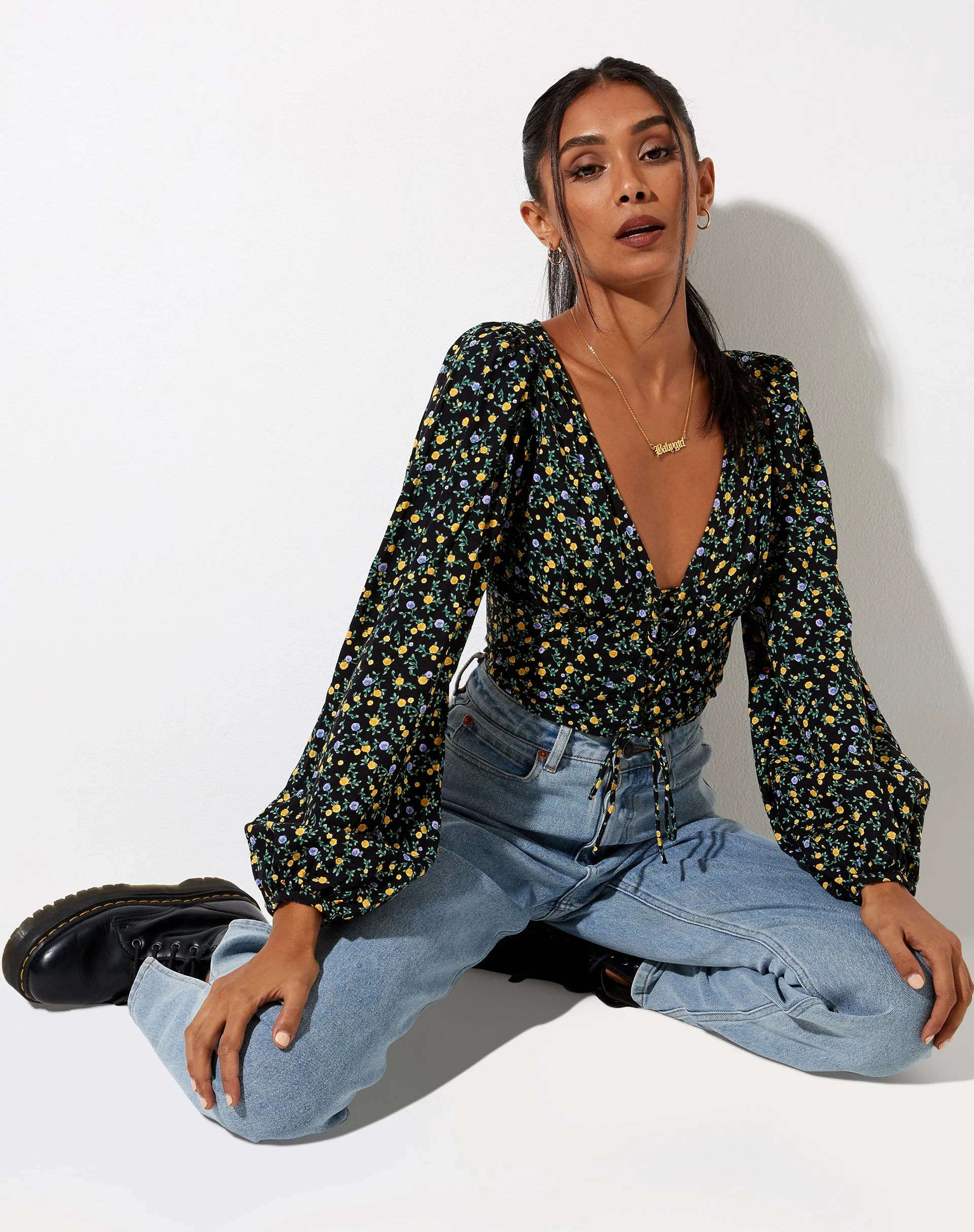 Romina Top aus fließender Blume Schwarz - Image 3