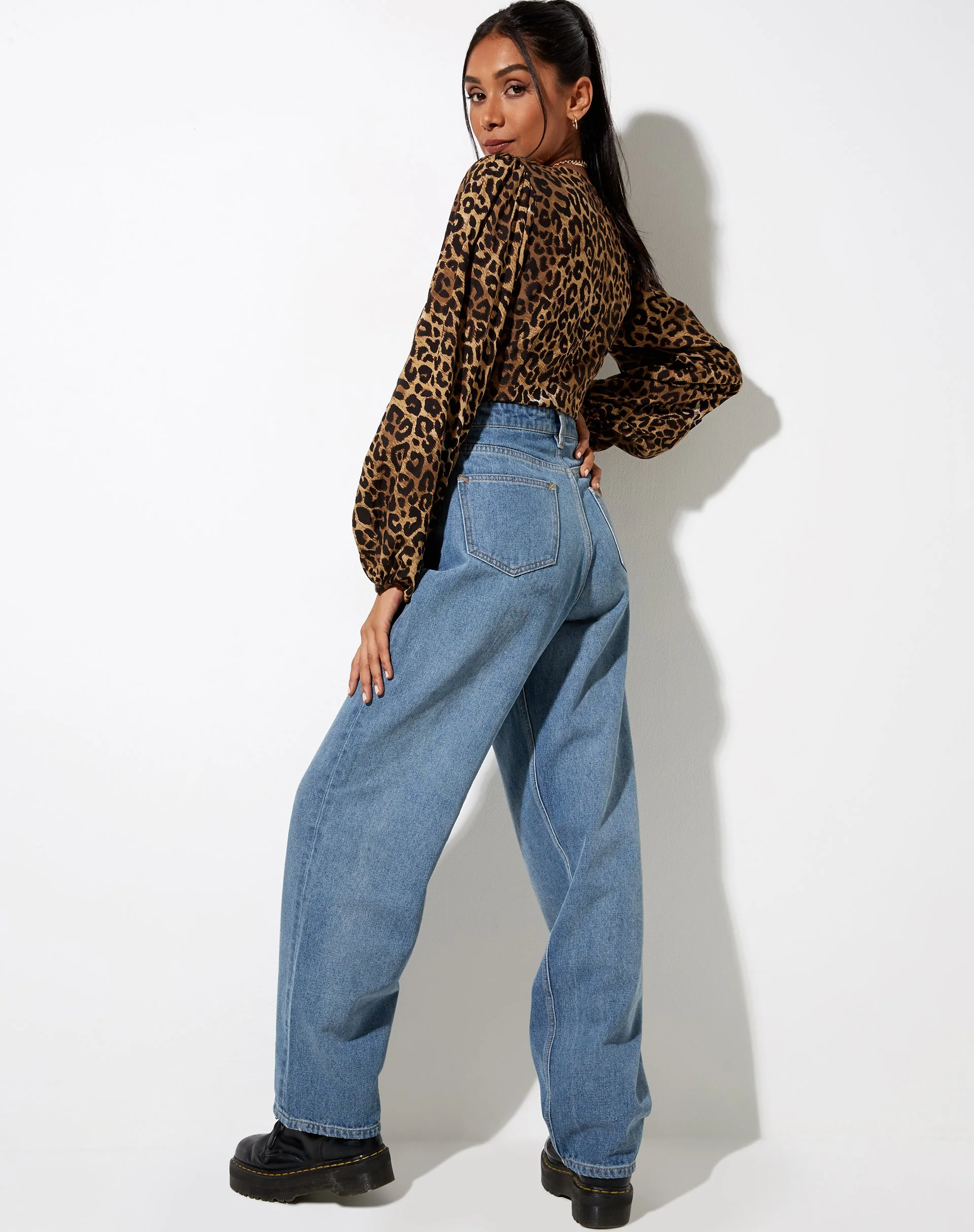 Romina Top in Nacht Leopard Braun - Image 2