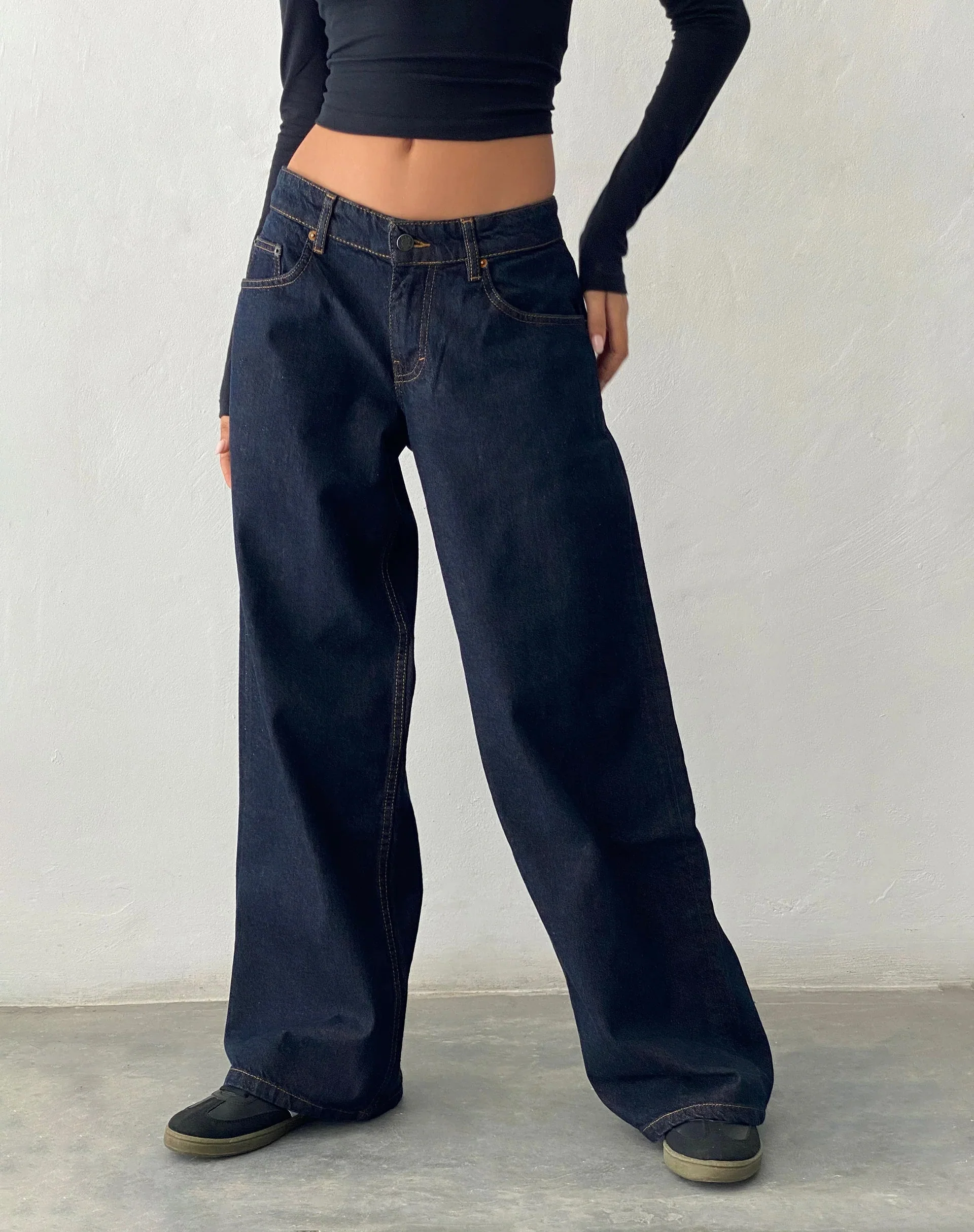 Geräumige extra weite Low Rise Jeans in Indigo - Image 4