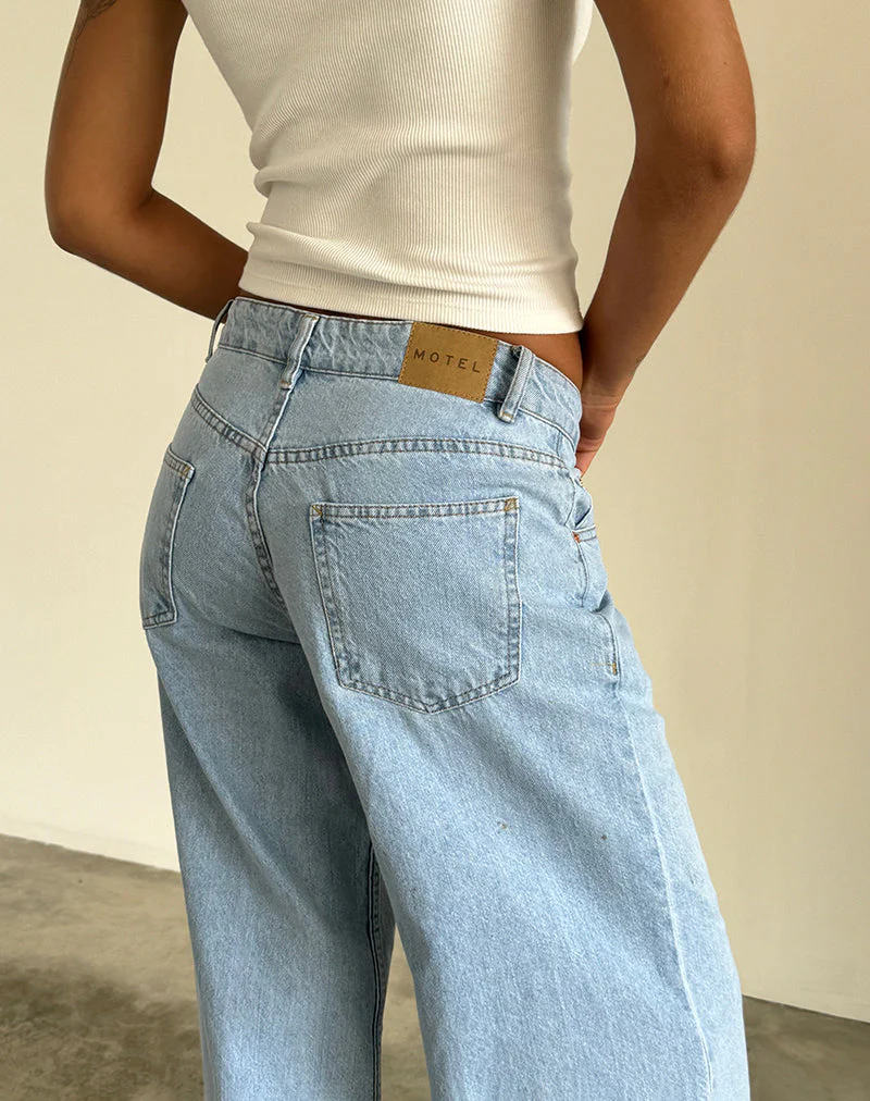 Geräumige, extra weite Low Rise Jeans in hellblauer Waschung - Image 5