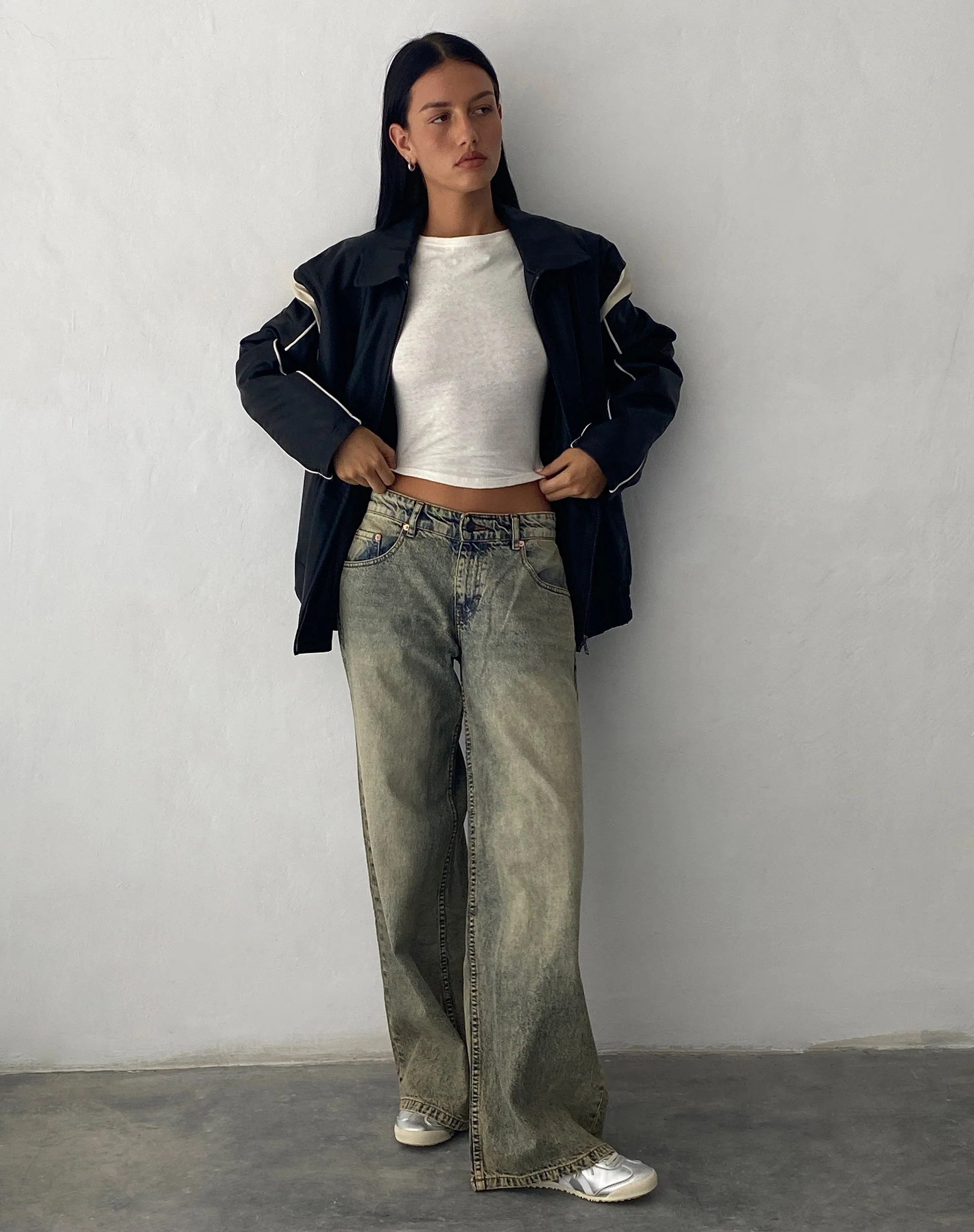 Geräumige extra weite Low Rise Jeans in Sand Wash Blau - Image 2