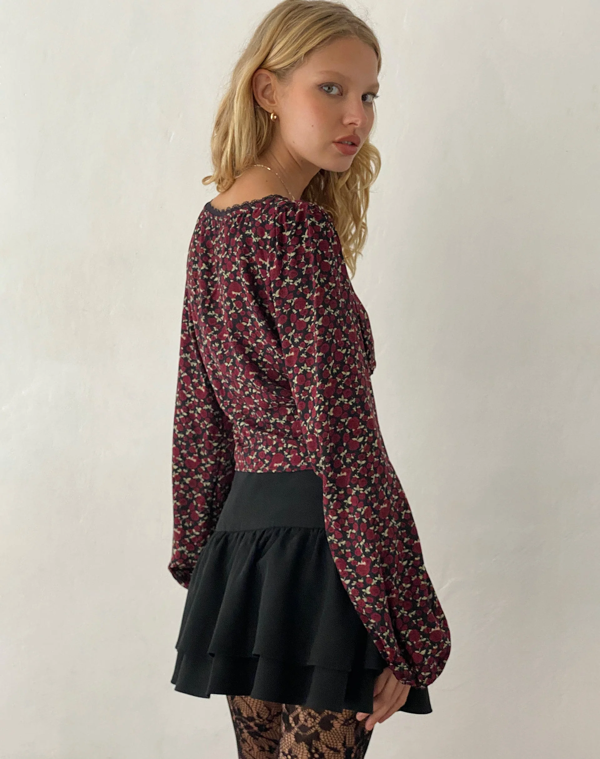 Rosani Langärmliges Top in Dark Rhoslyn Ditsy Print - Image 4