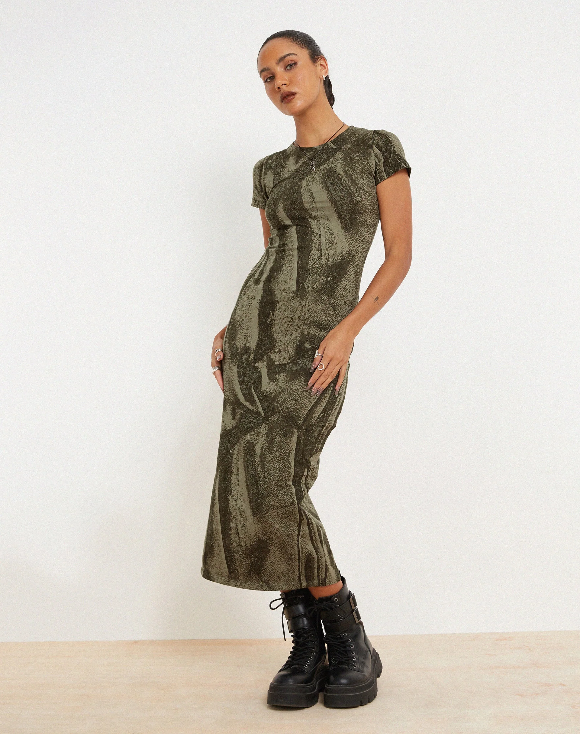 Rosika Midikleid in dystopischer Falte Khaki - Image 4