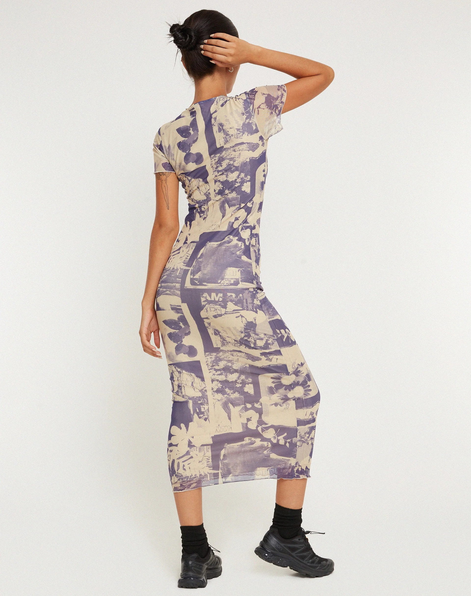 Roska Bedrucktes Midikleid aus Mesh in Collage Floral Shadow Violett - Image 2