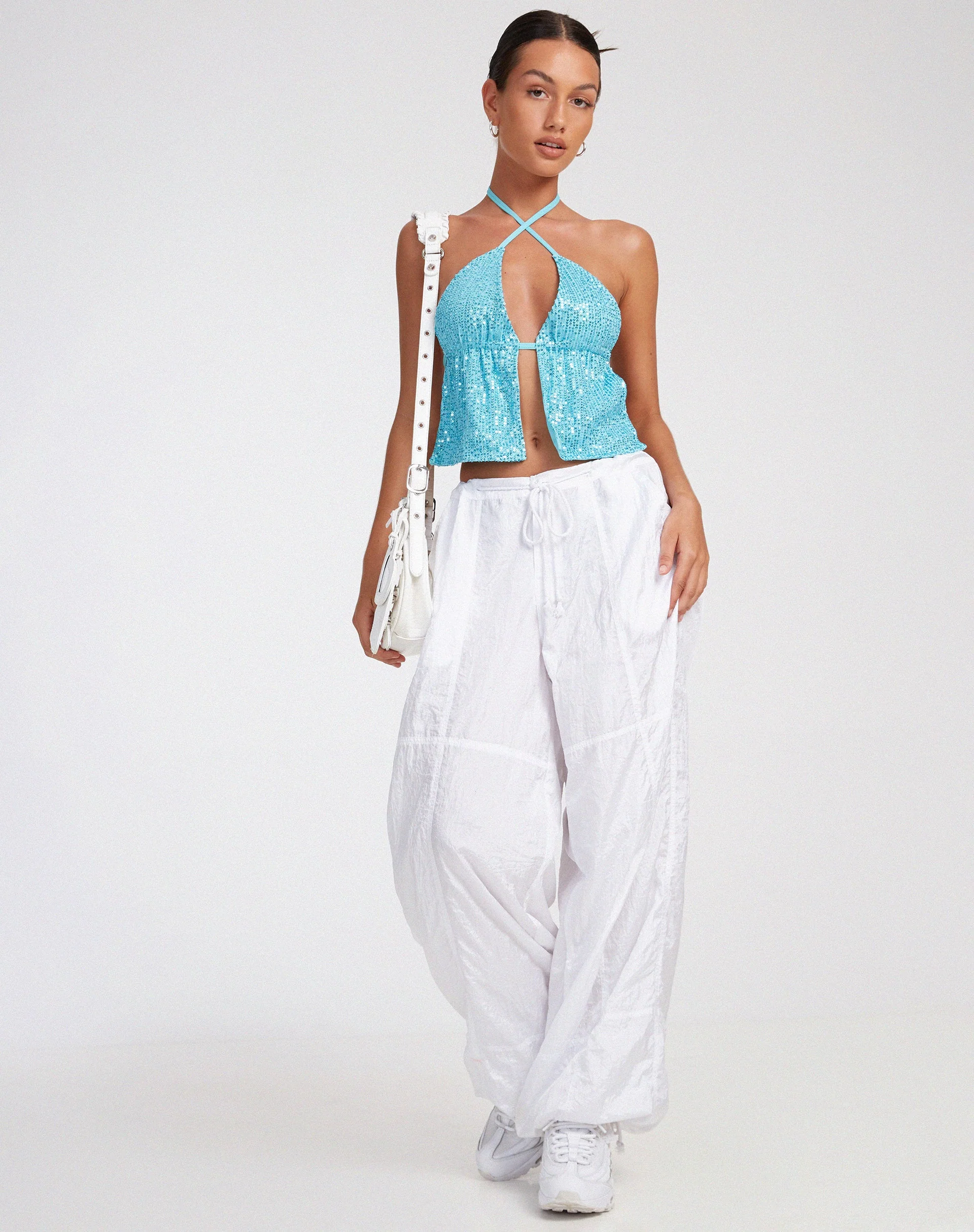 Runita Neckholder-Top in Drape Pailletten Blau - Image 3
