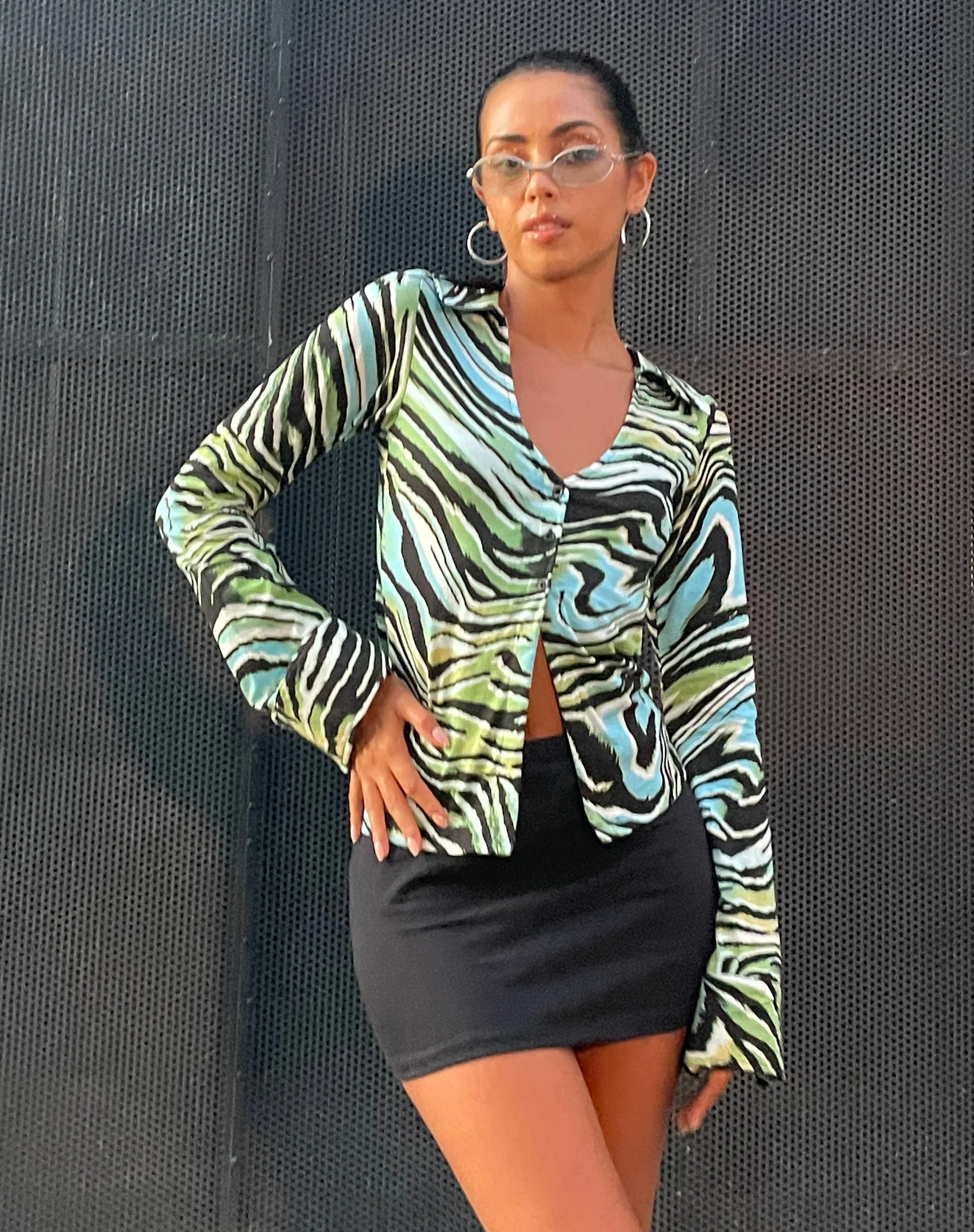 Ruth Hemd in Warped Zebra Blau