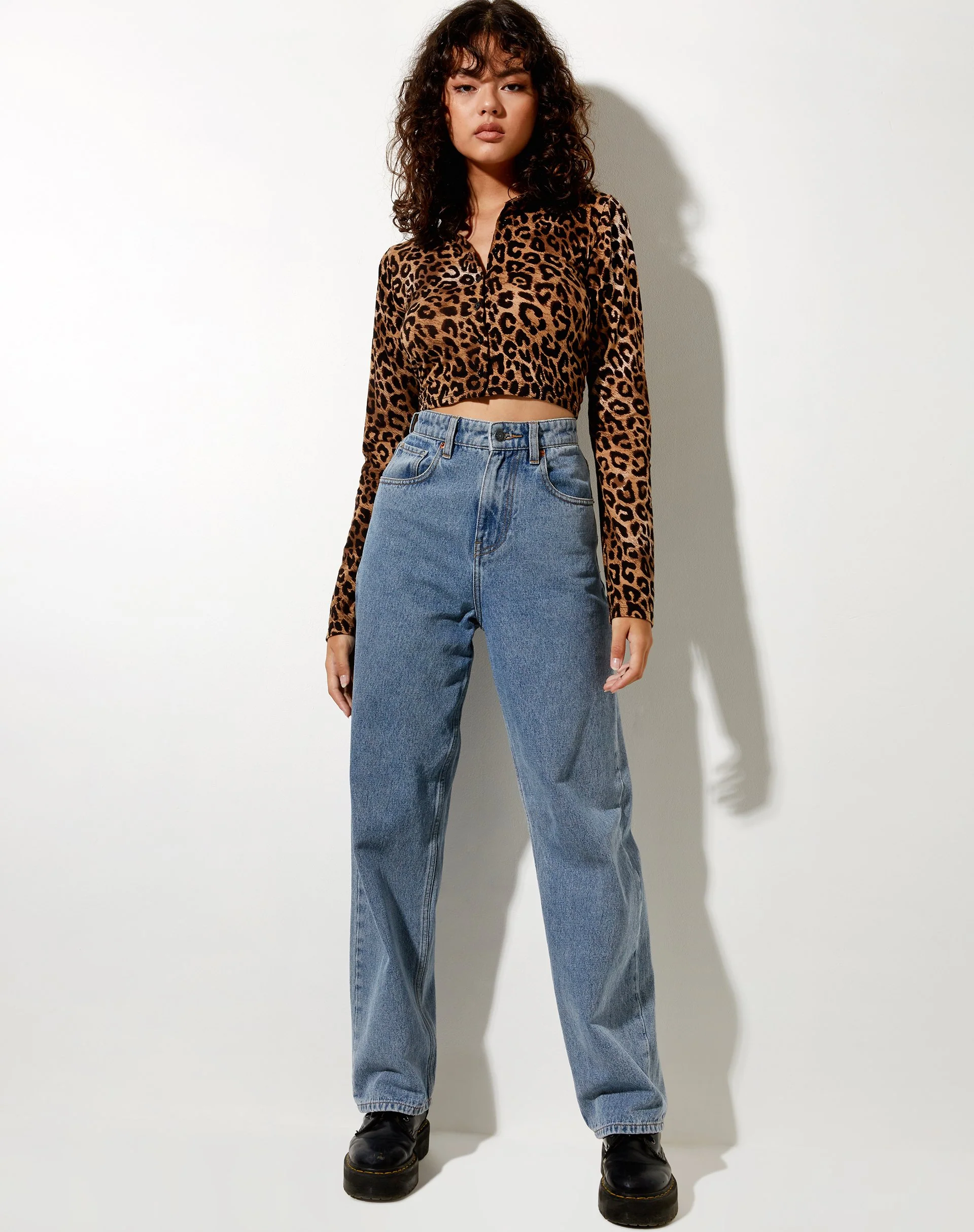 Ryals Crop Top in Nacht Leopard Braun - Image 4