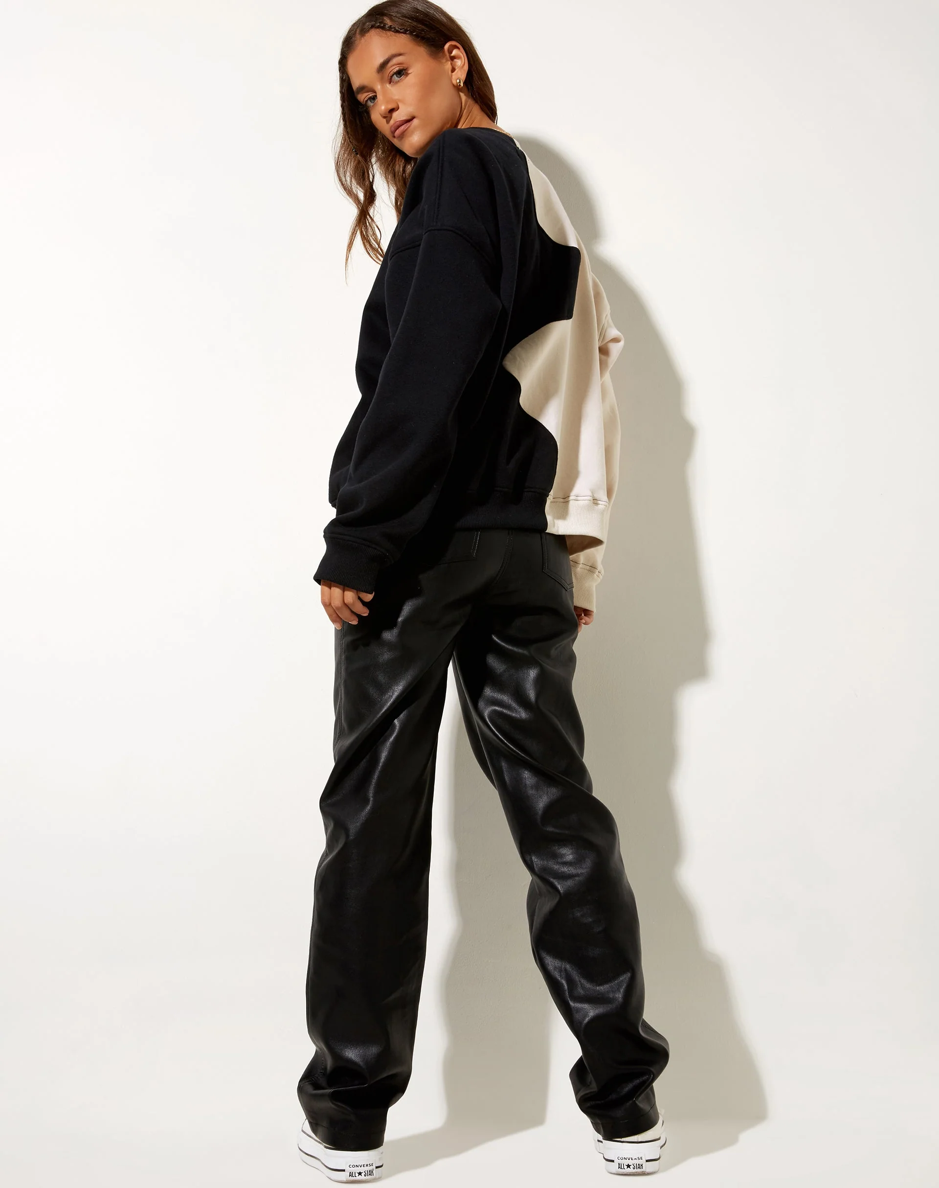 Ryu Sweatshirt in Winterweiß und Schwarz - Image 2