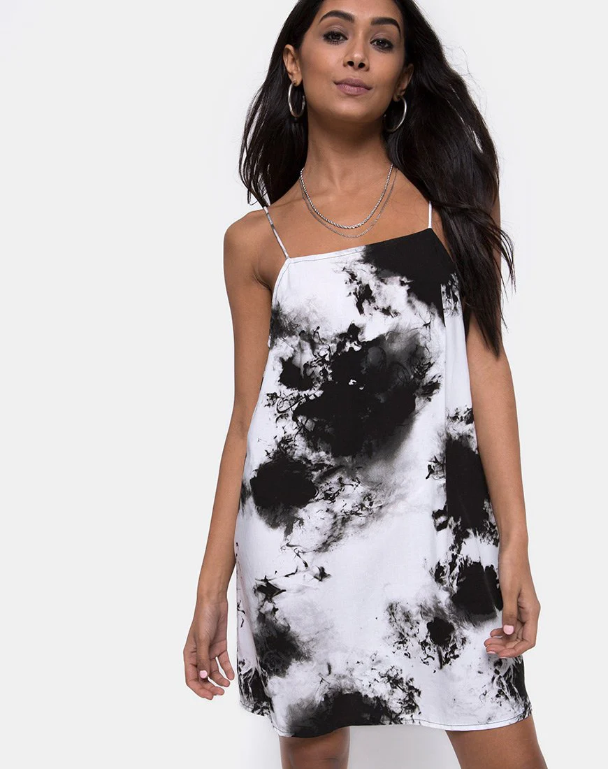 Sagha Slip Dress in Mono Tie Dye Schwarz und Weiß - Image 2