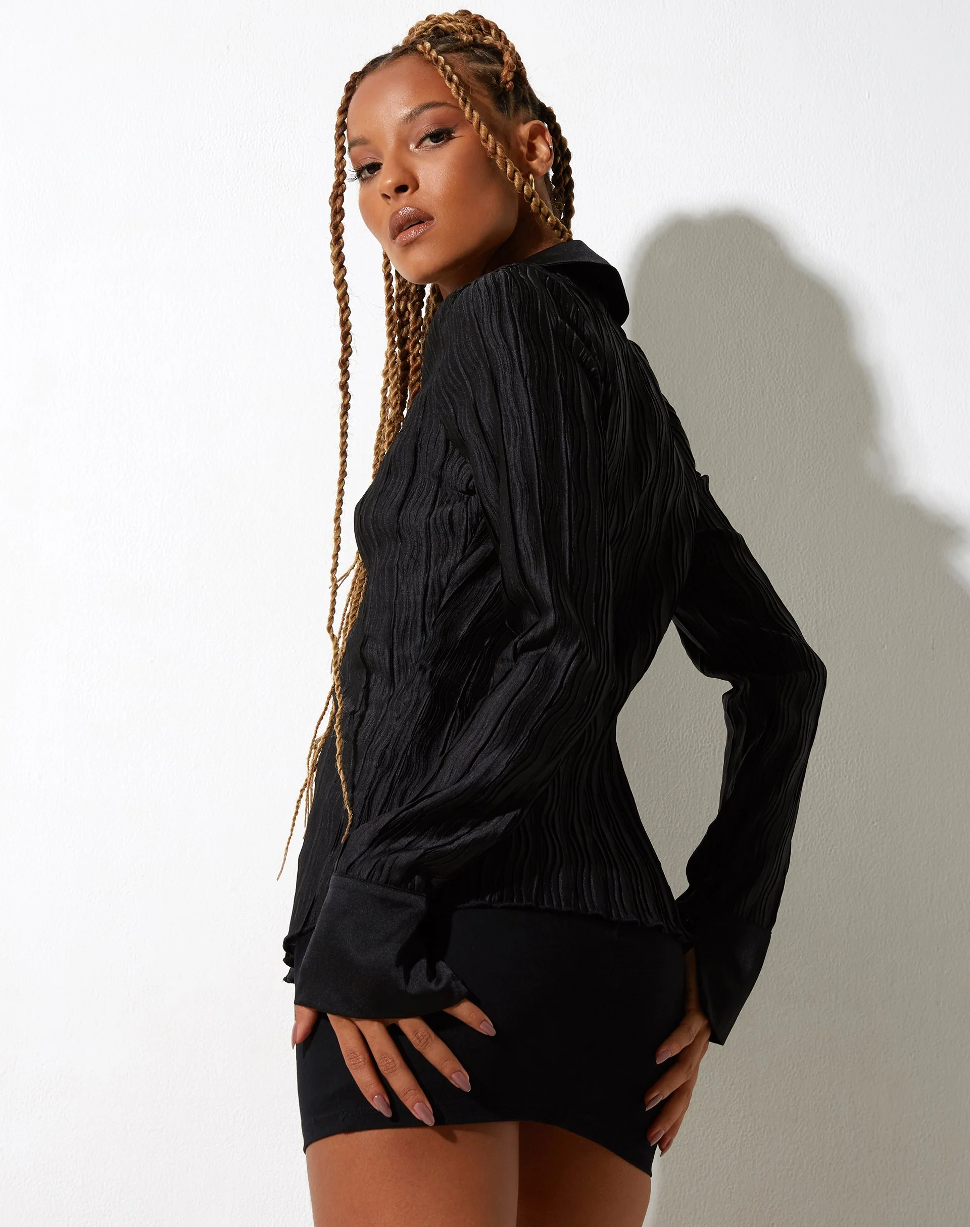 Sagira Langarm-Top in Crinkle Schwarz - Image 2