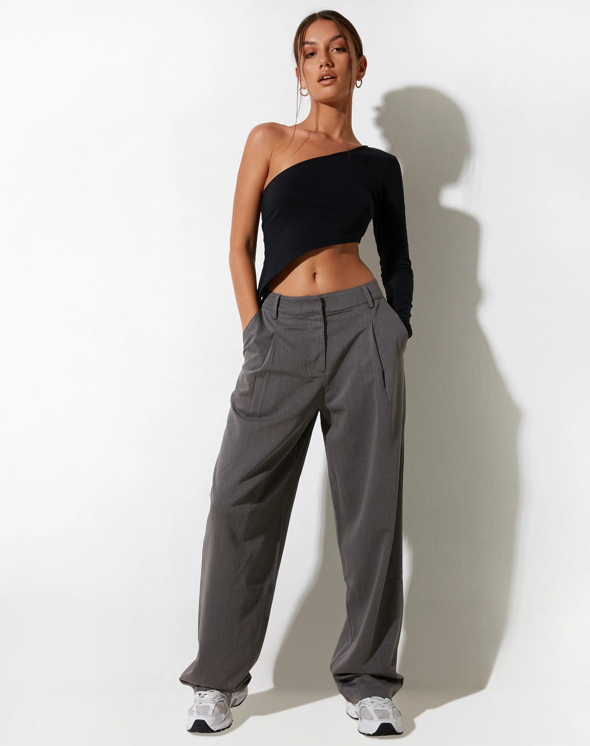 Sakaria Hose mit weitem Bein in Tailoring Charcoal - Image 5