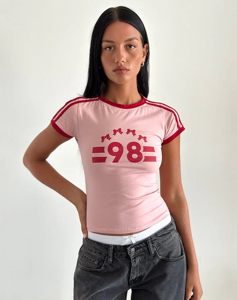 Salda Tee in Pink Lady mit roter Adrenalin-Bindung und '98'-Emblem