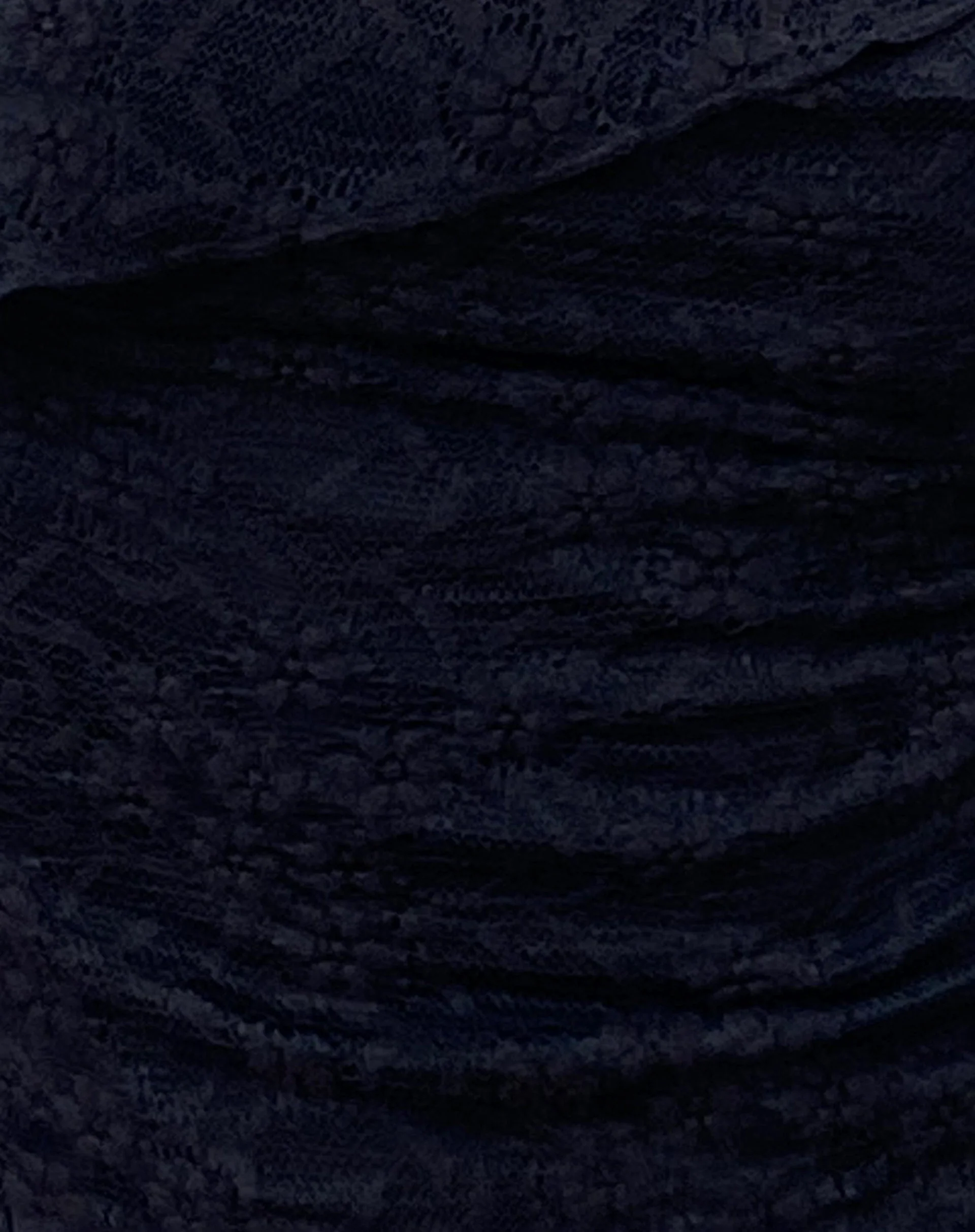 Sambu Spitze Cami Top in Schwarz - Image 7