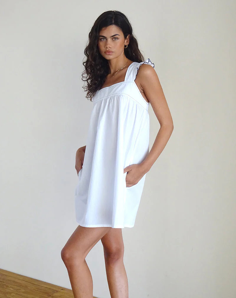 Sanaly Minikleid in Weiß mit marineblauer Babylock - Image 5