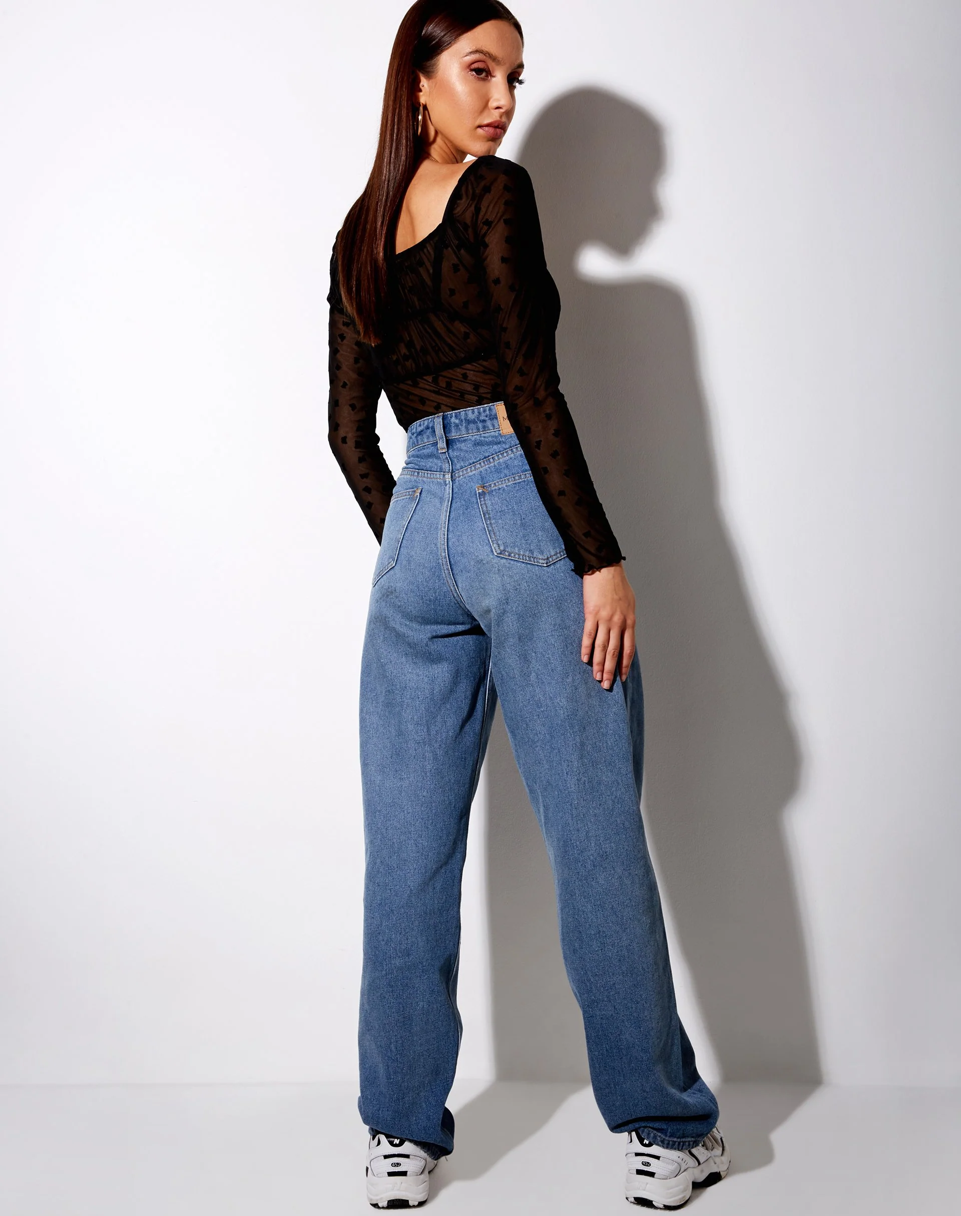 Sanila Crop Top in Schwarz Flock Flutterby - Image 4