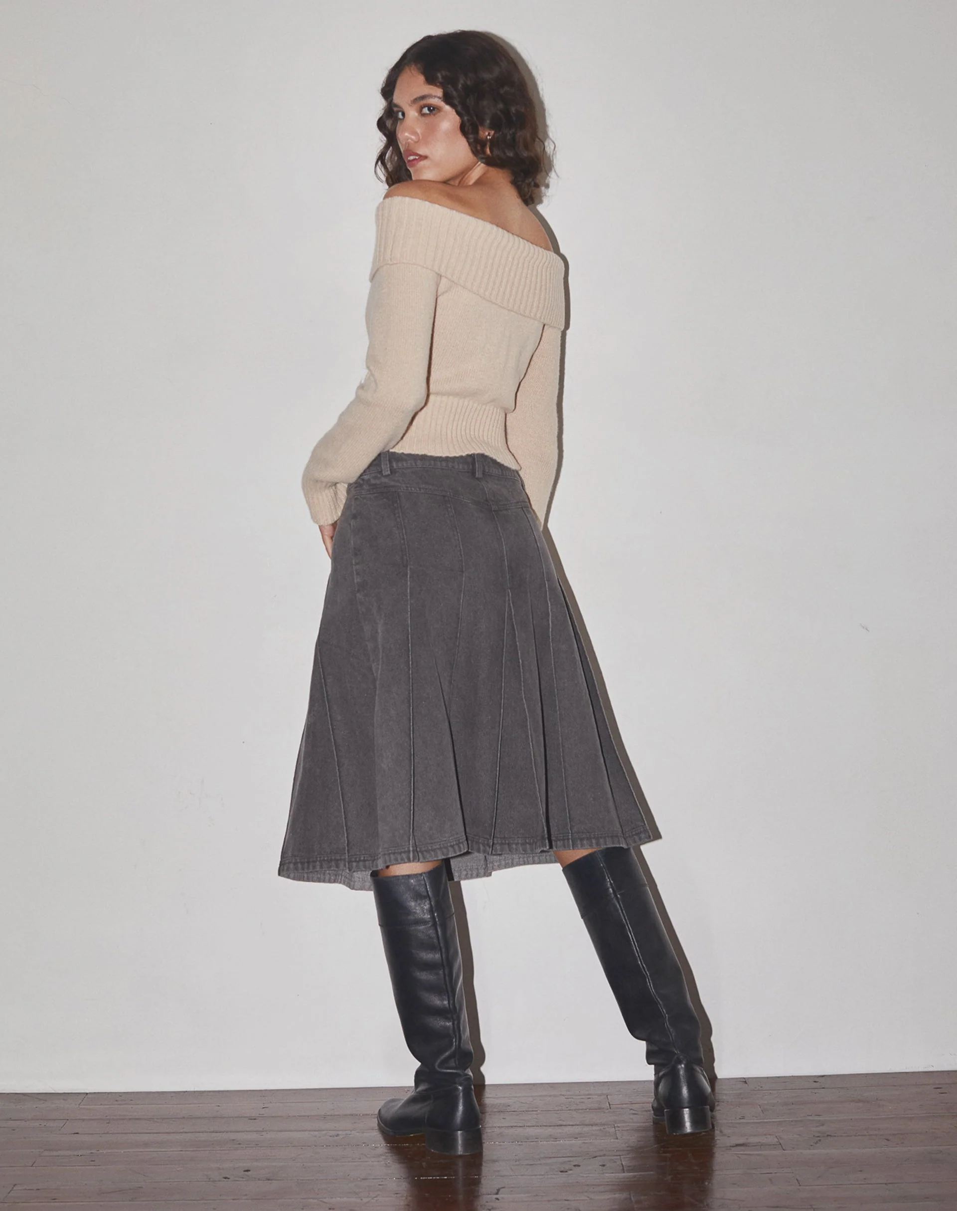 Sanjani Midirock aus Denim mit Falten in grauer Waschung - Image 5