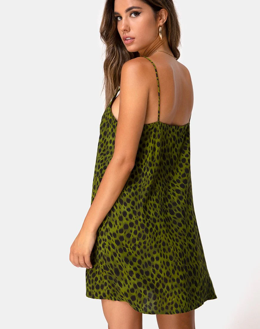 Sanna Slip-Kleid in Cheetah Khaki - Image 3