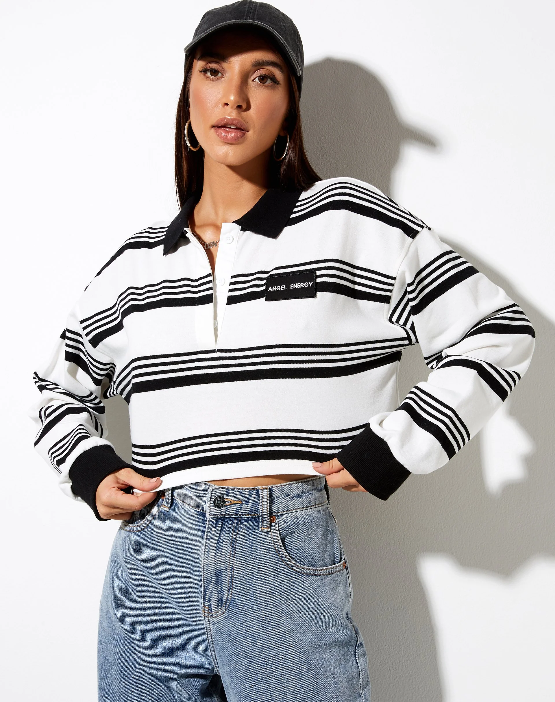 Saria Crop Top in Schwarz gestreift 'Angel Energy' Label