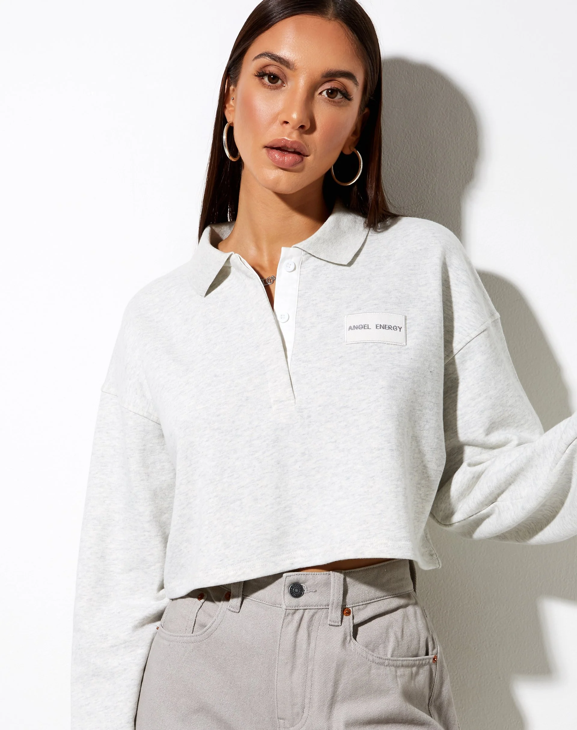 Saria Crop Top in grauer Waschung 'Angel Energy' Label - Image 3