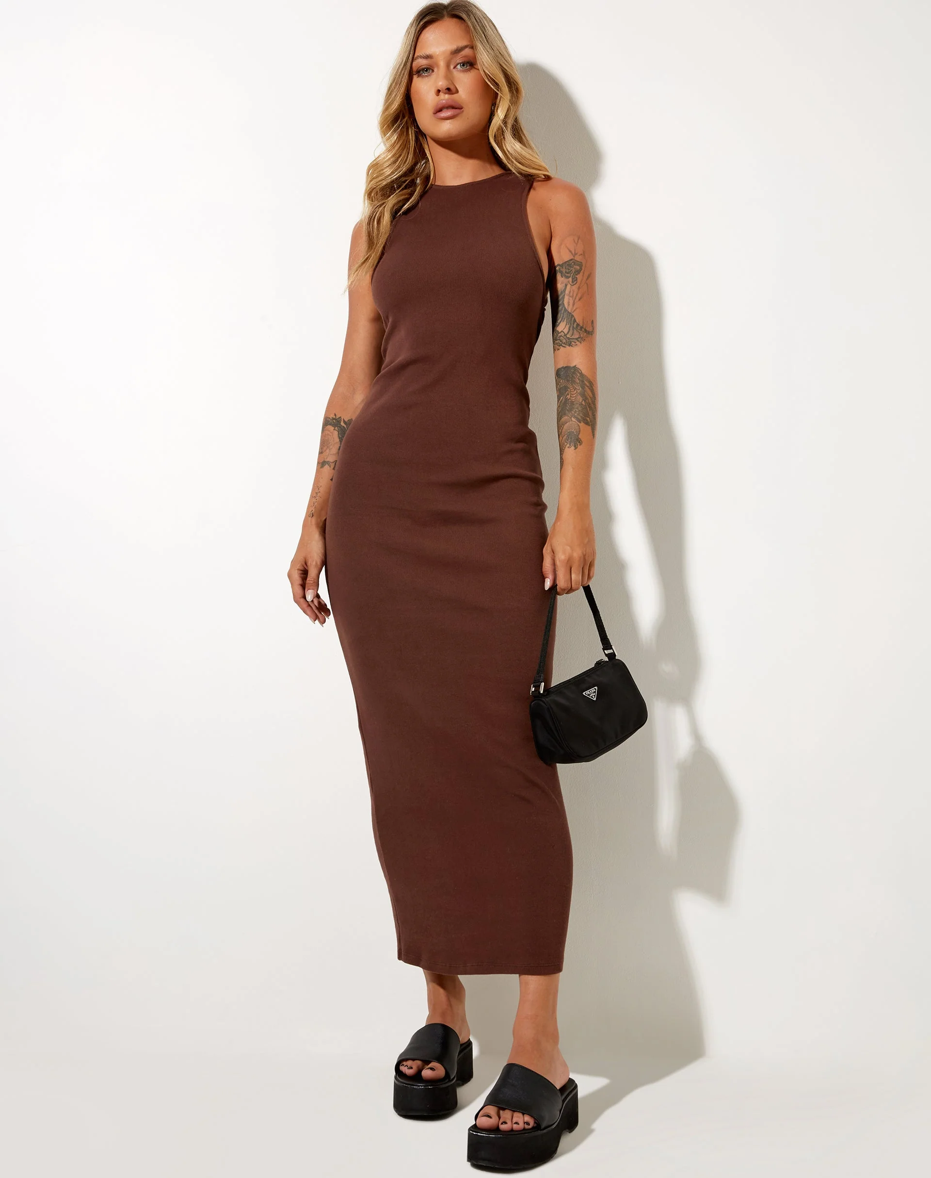 Sarves Maxikleid in Rippe Deep Mahogany - Image 3