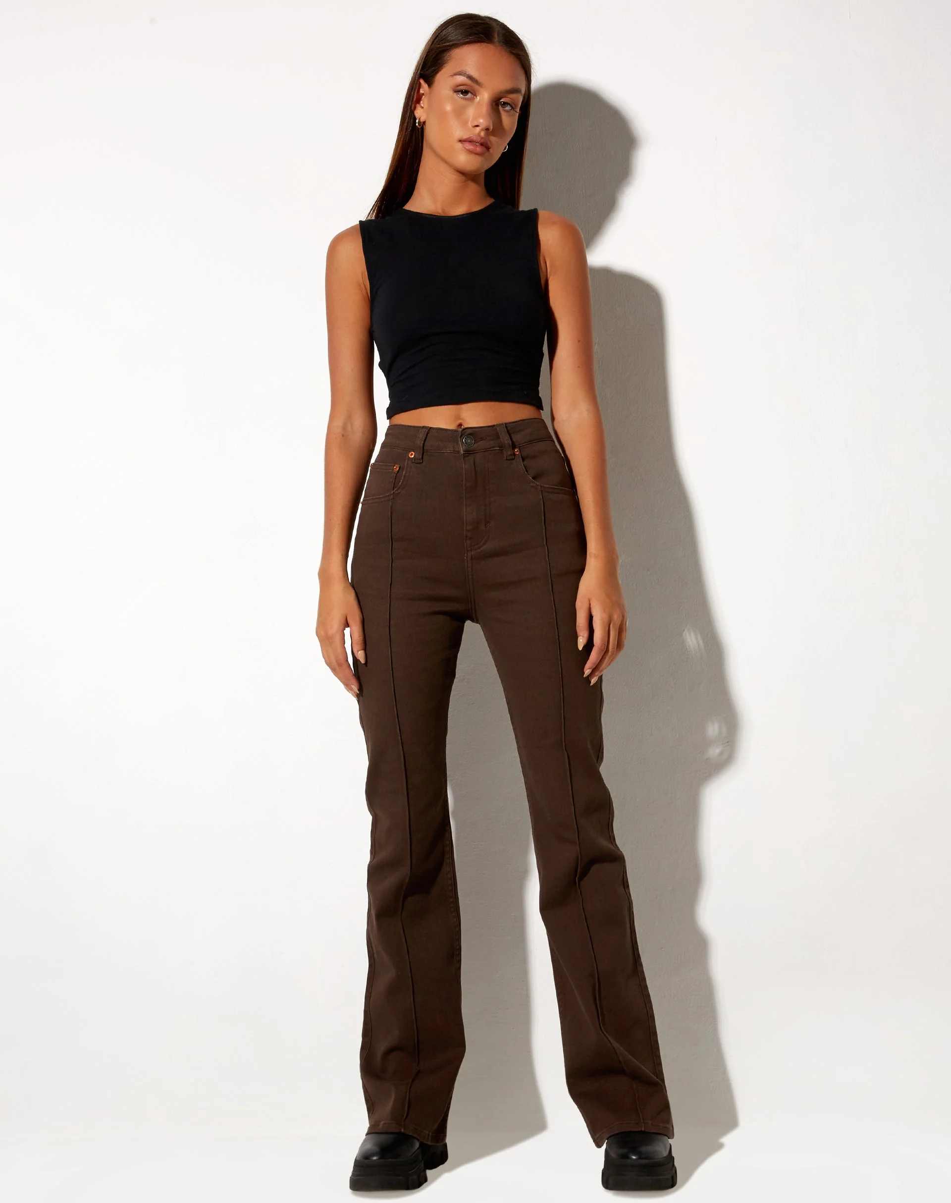 Seam Bootleg Jeans in Bitterschokolade - Image 4