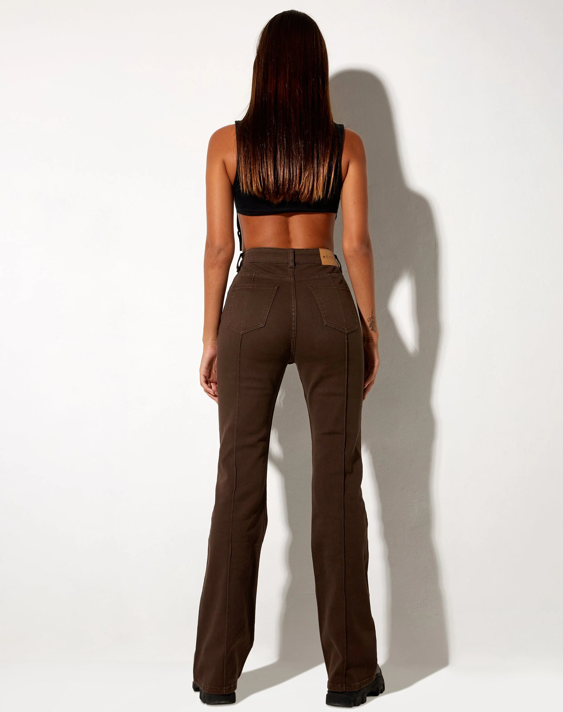 Seam Bootleg Jeans in Bitterschokolade - Image 5