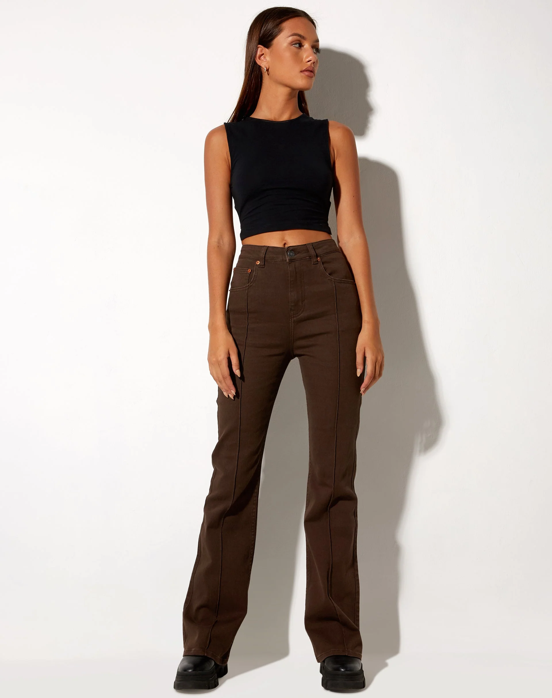 Seam Bootleg Jeans in Bitterschokolade - Image 6