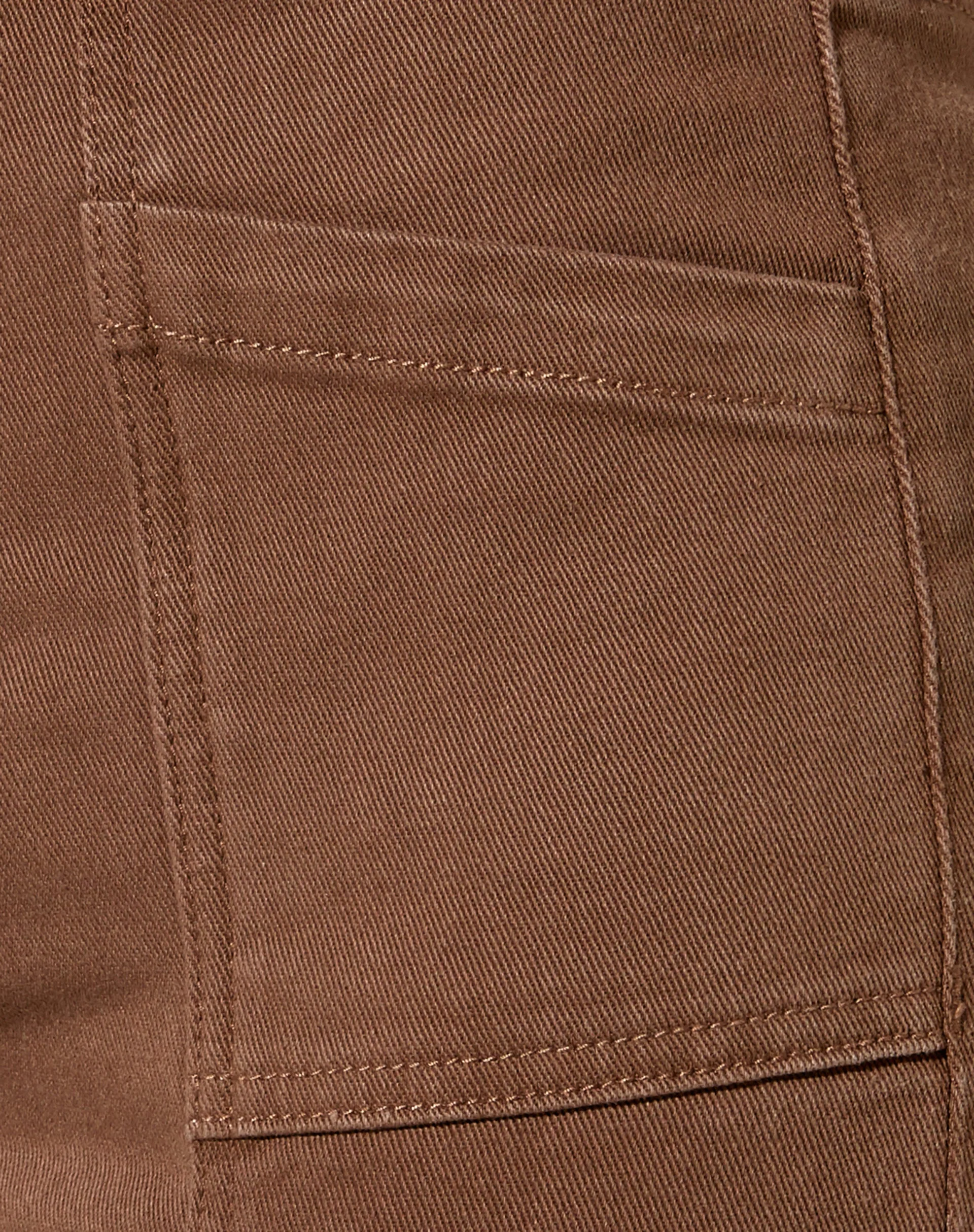 Nahtgeteilte Jeans in sattem Braun - Image 6