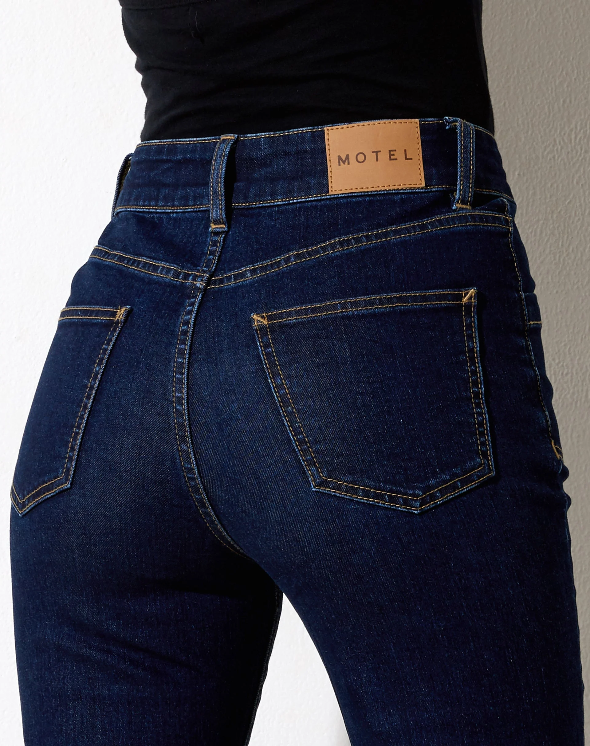 Jeans mit geteilter Naht in Indigoblau - Image 6