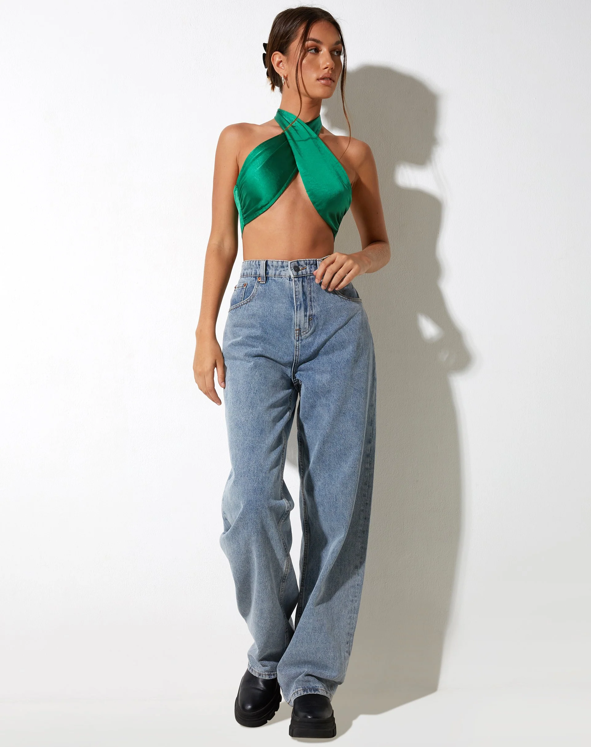 Selenda Crop Top aus Satin Kelly Grün - Image 3