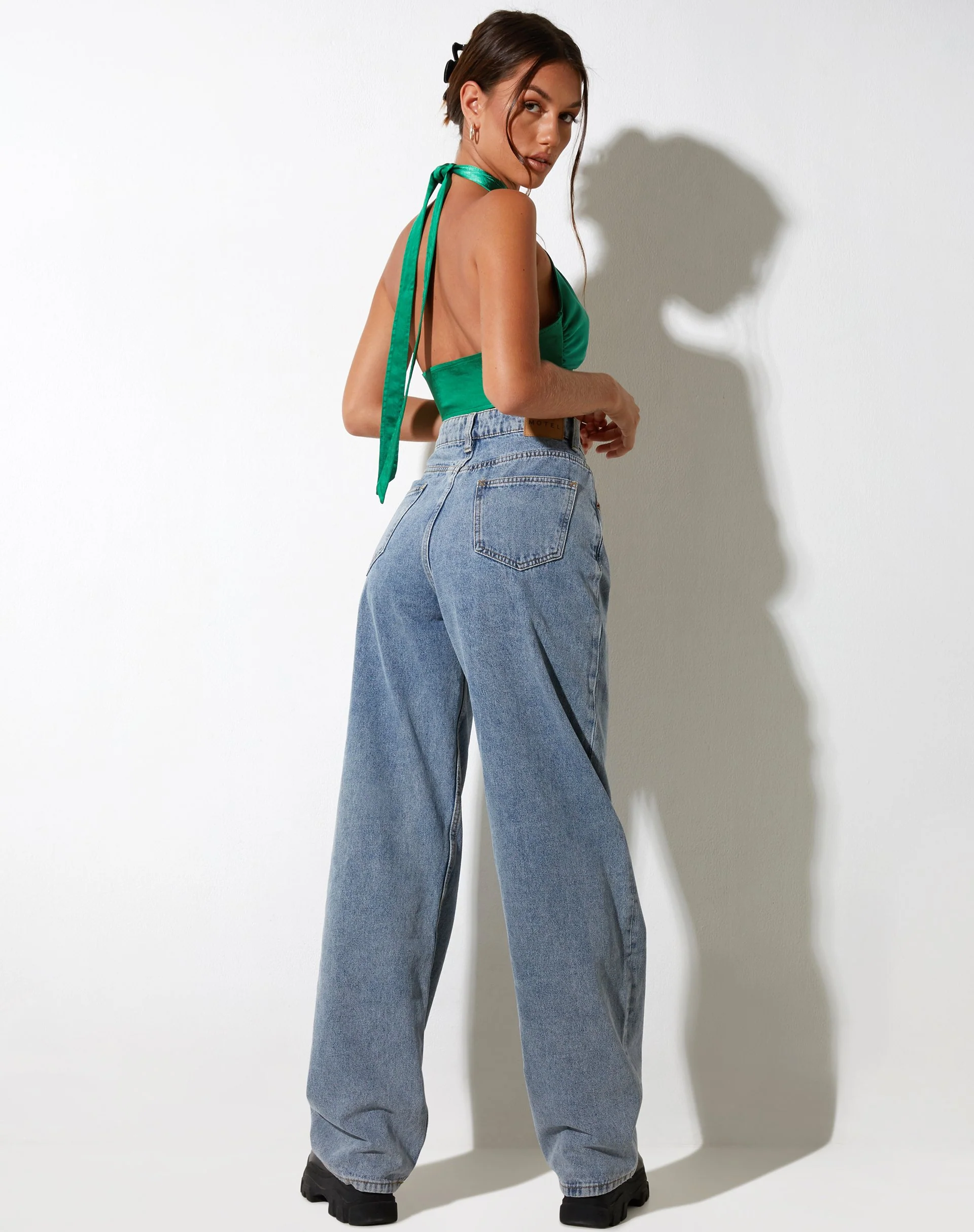 Selenda Crop Top aus Satin Kelly Grün - Image 4